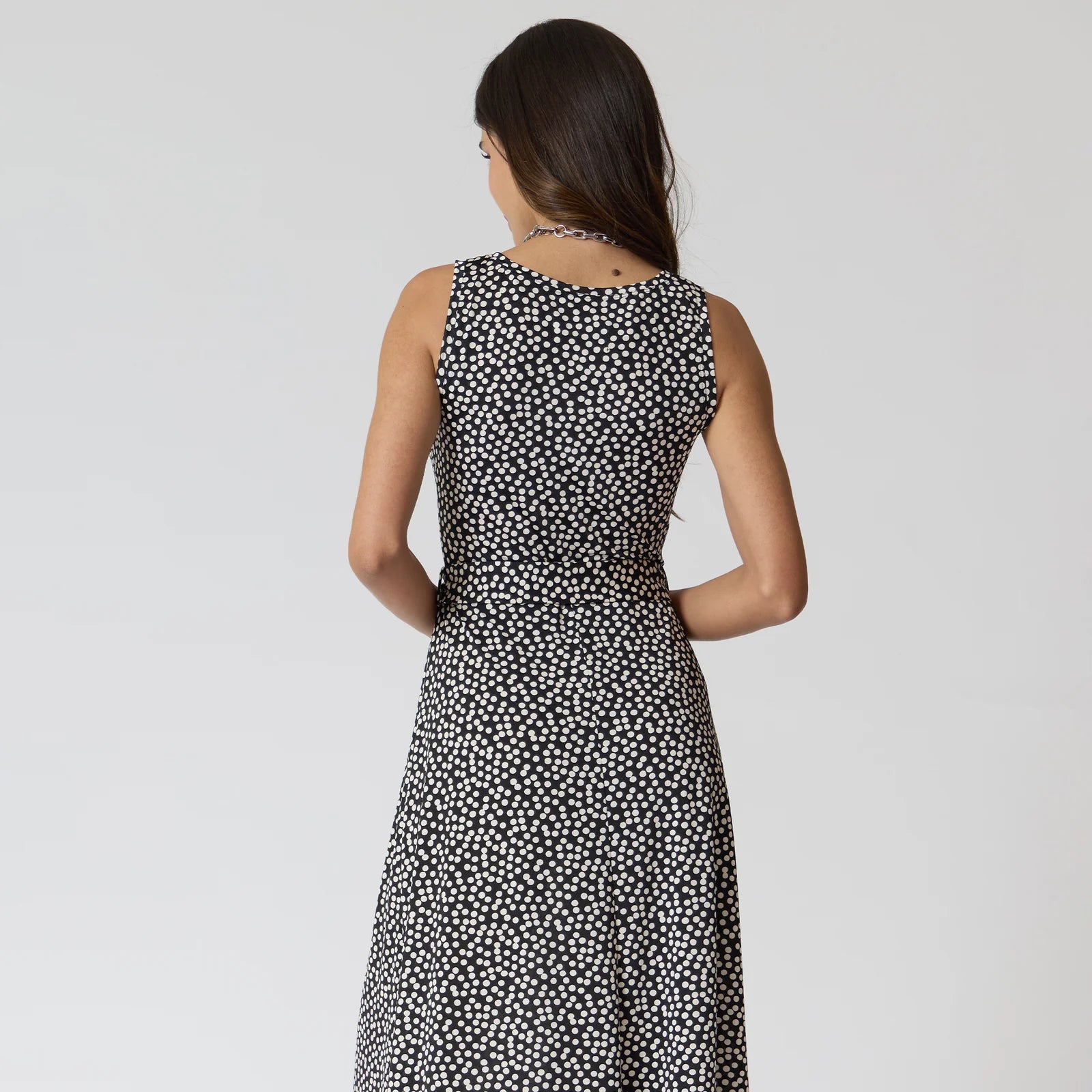 VESTIDO NEGRO MIDI R16021