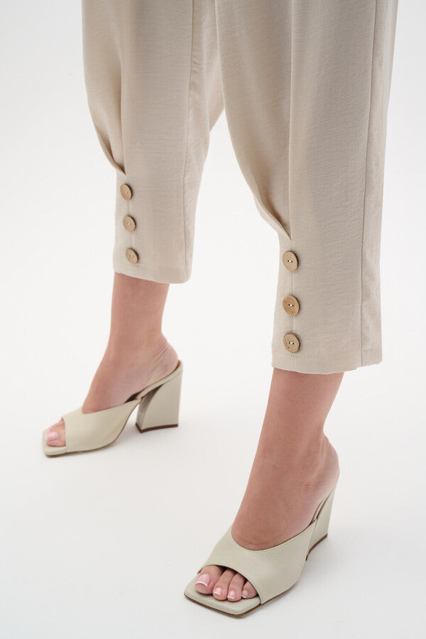 PANTALÓN BEIGE CAPRI 262044