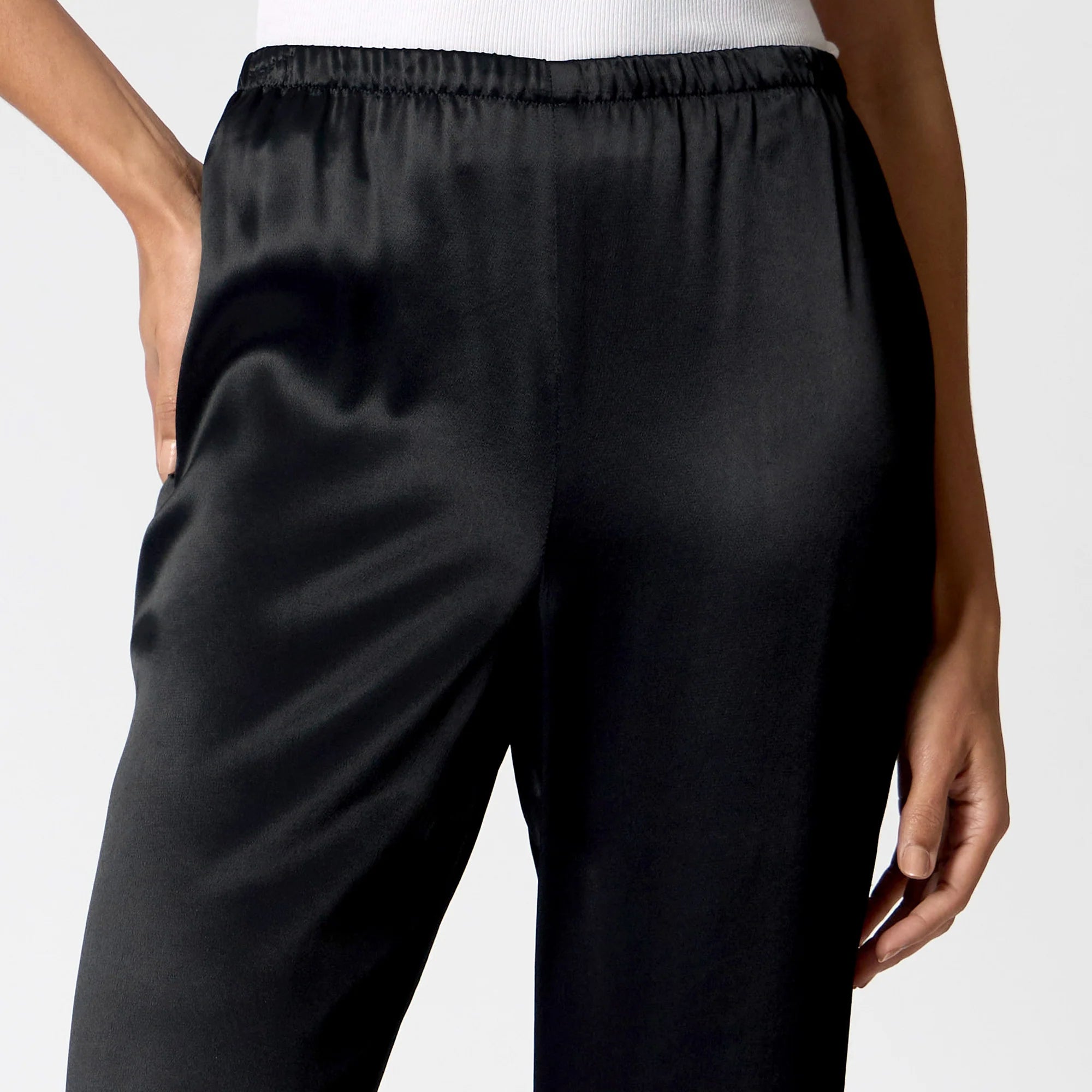 PANTALÓN NEGRO SATÉN R16075