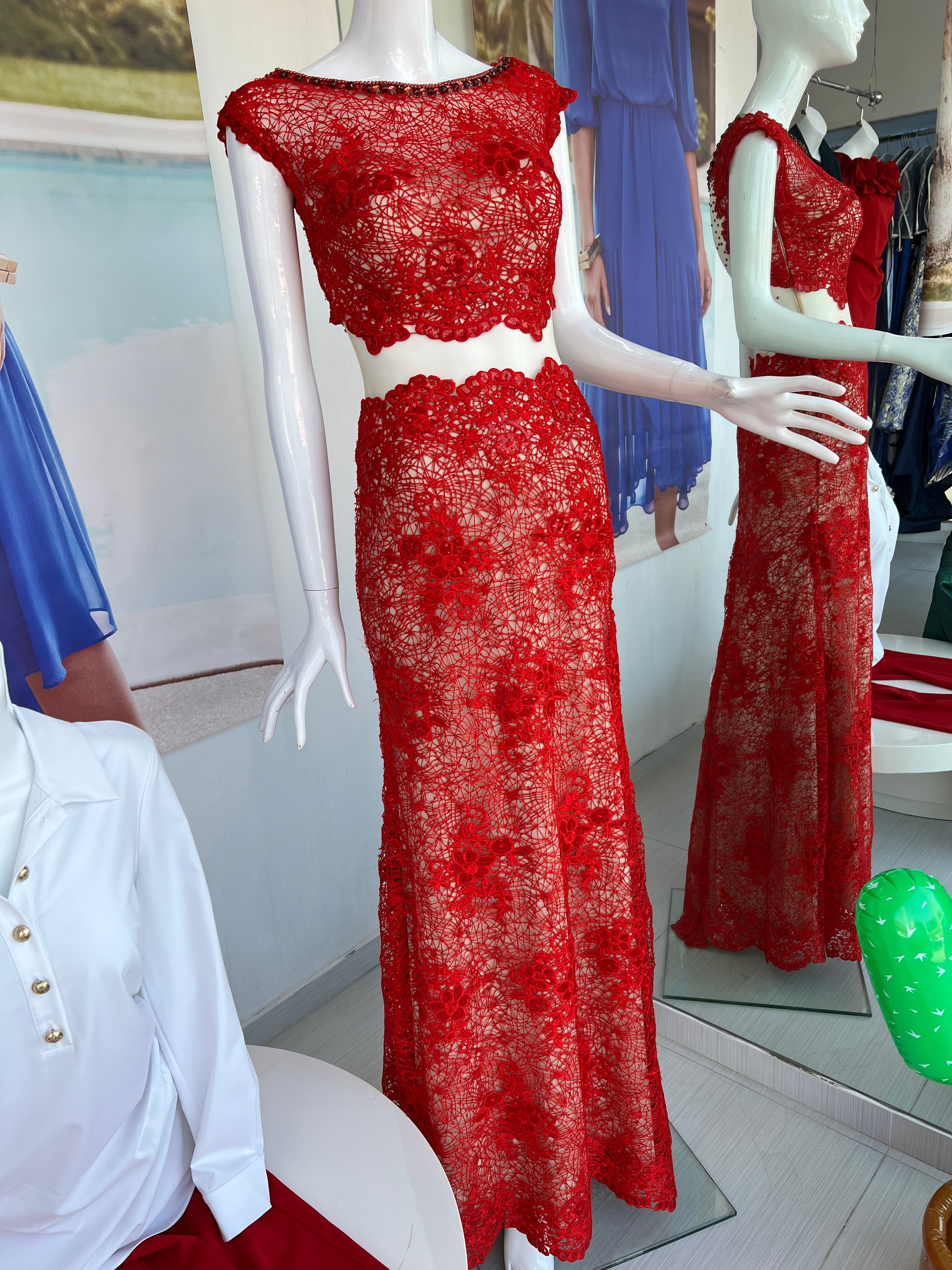 VESTIDO LARGO ROJO ENCAJE