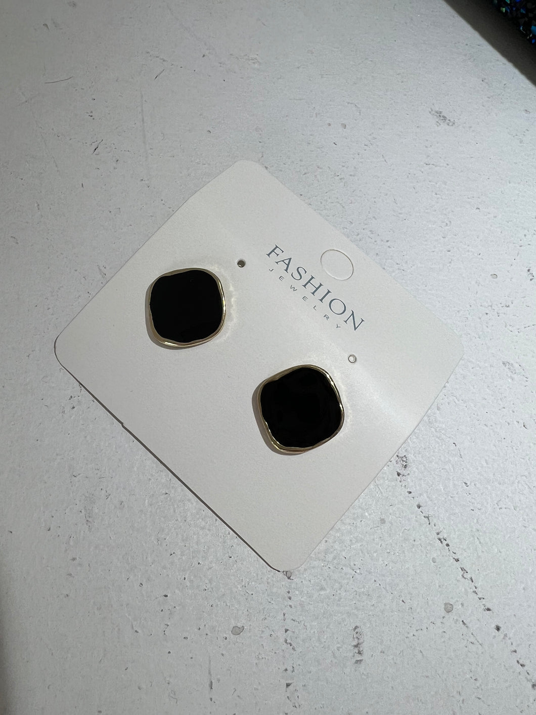 ARETES NEGROS TACHUELA