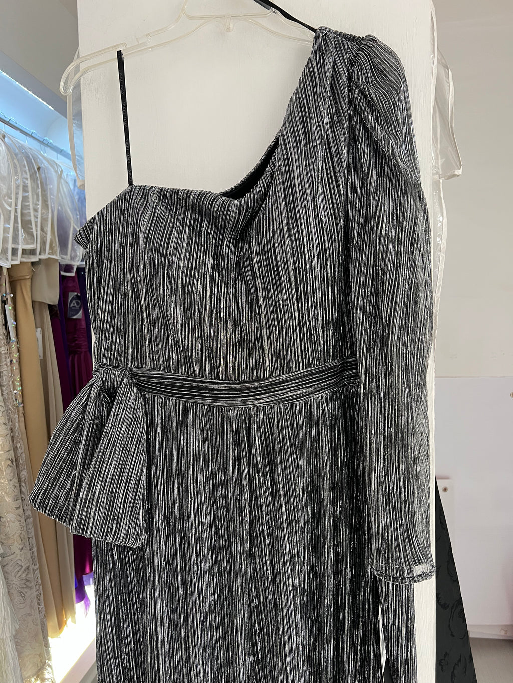 VESTIDO LARGO NEGRO PLATA