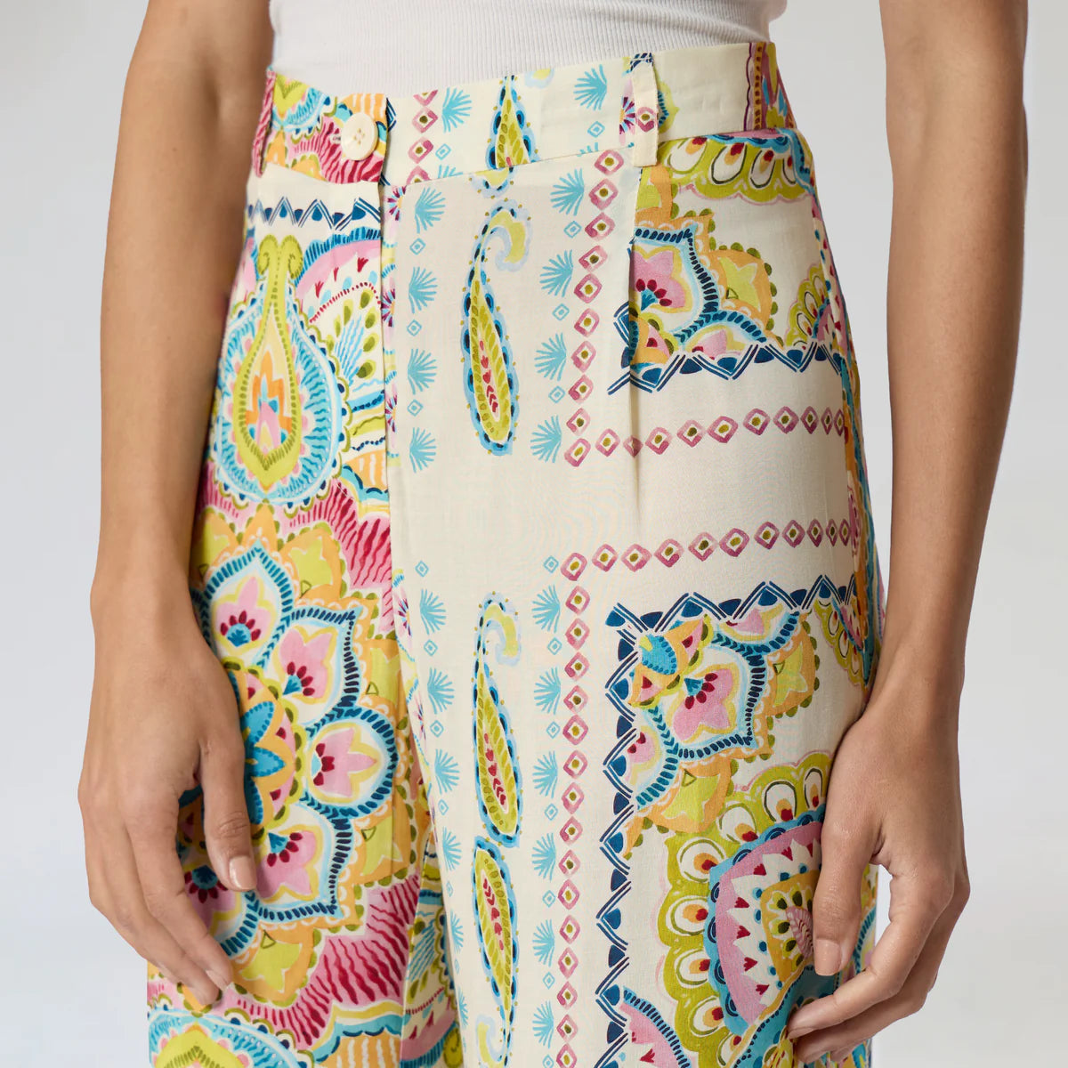 PANTALÓN HUESO ESTAMPADO R16001