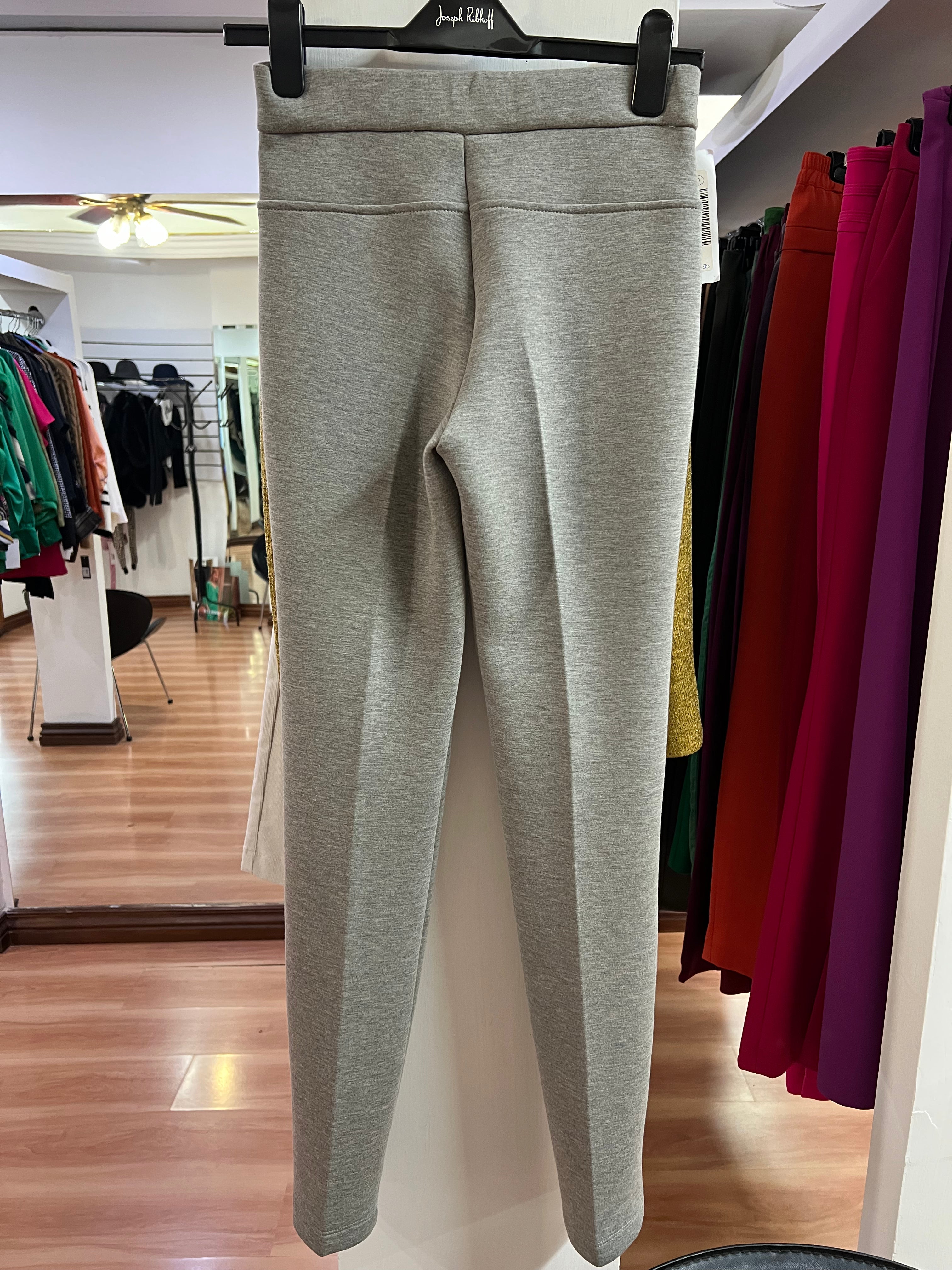 PANTALÓN LEGGING GRIS