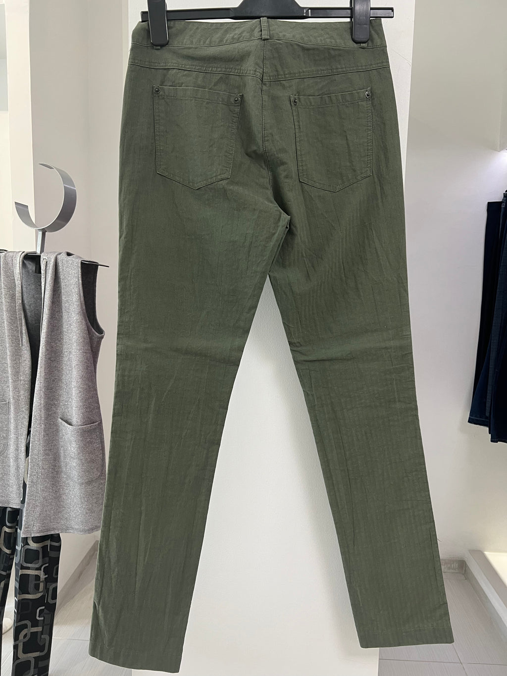 PANTALÓN VERDE OLIVO