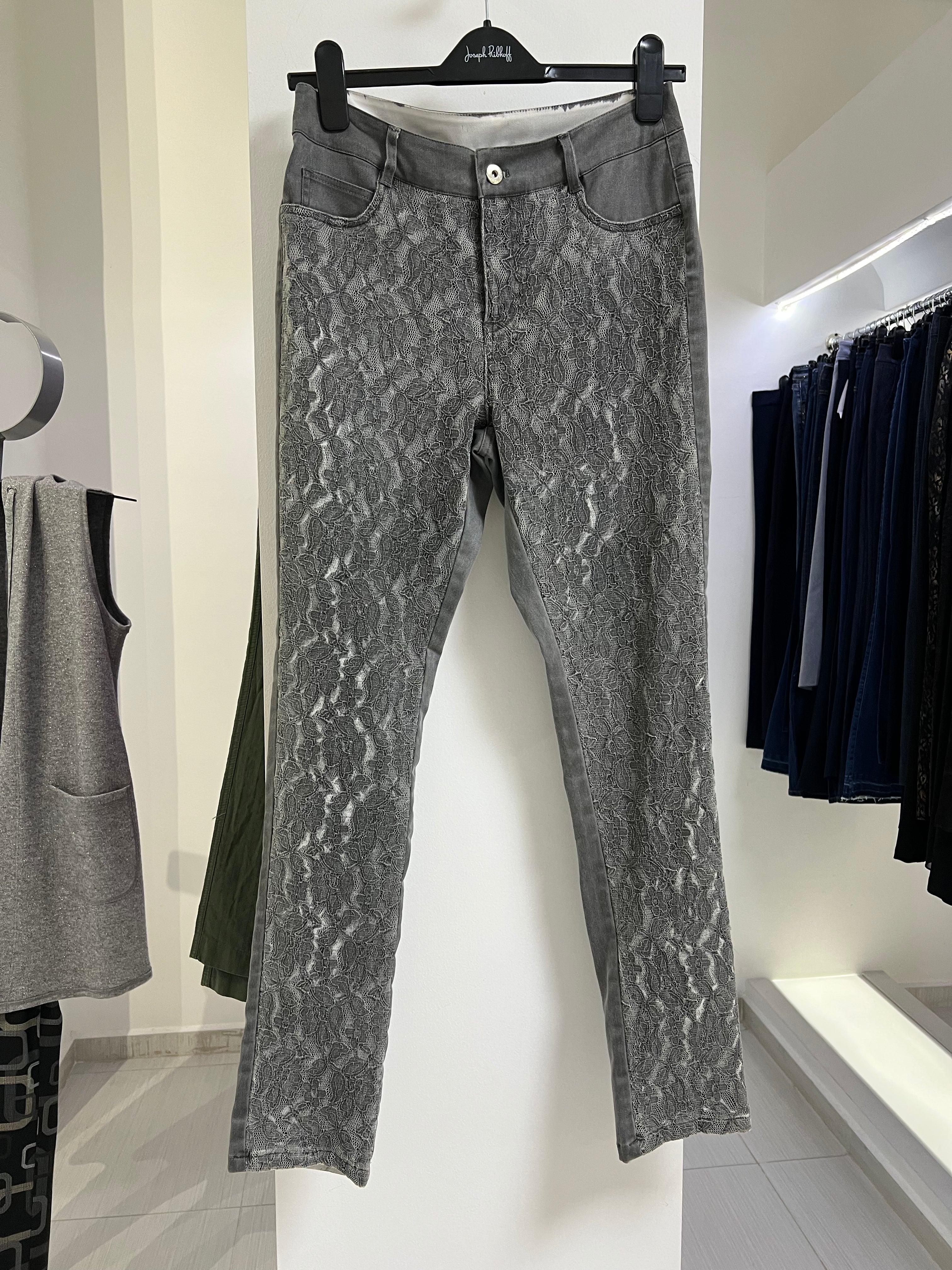 PANTALÓN GRIS ENCAJE
