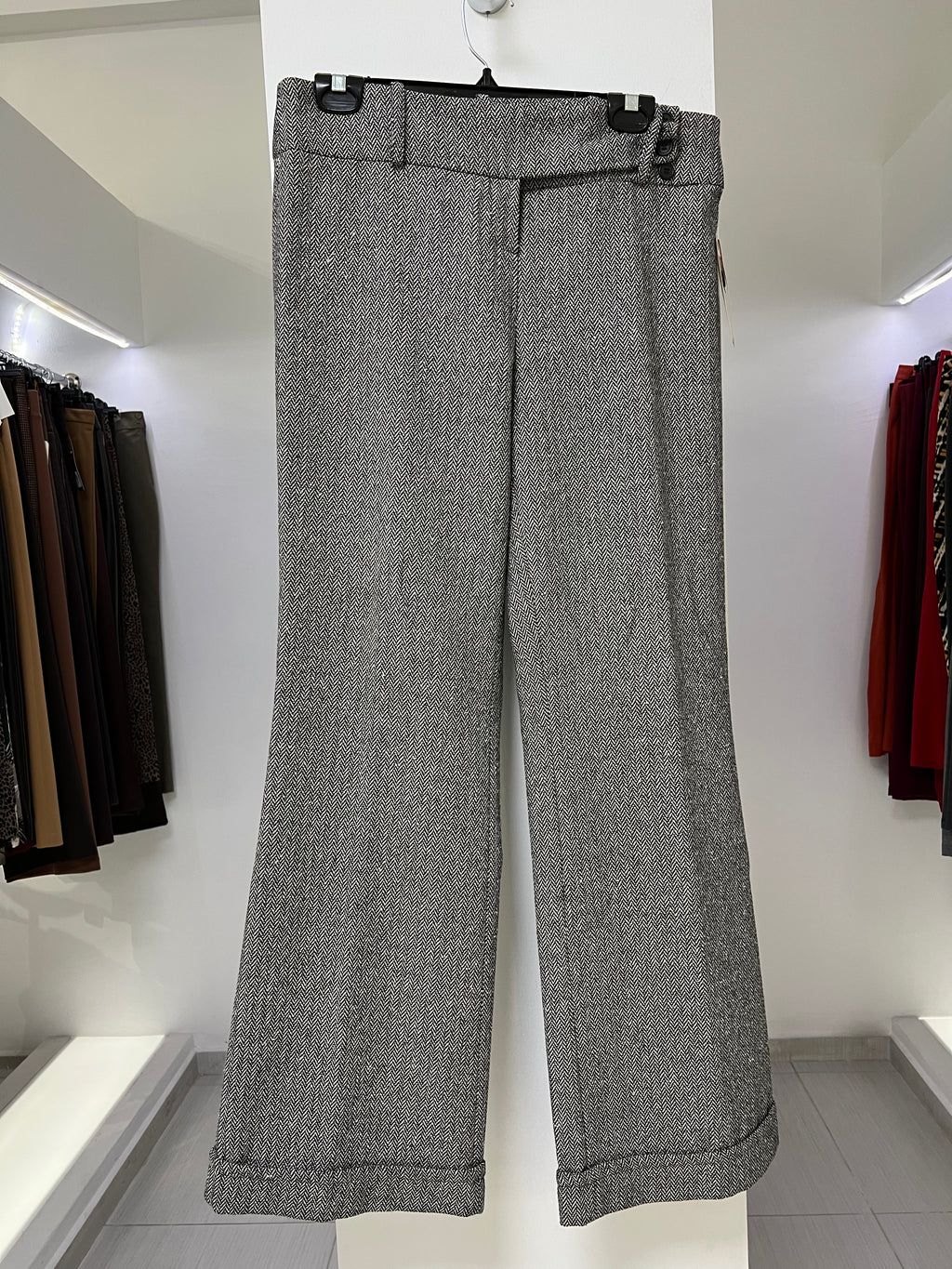 PANTALÓN TEJIDO GRIS