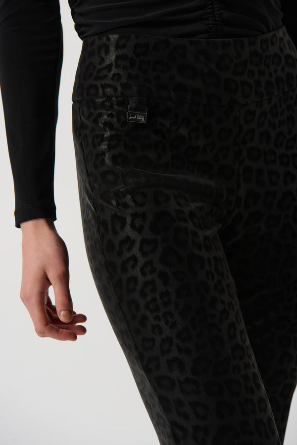 PANTALÓN NEGRO ESTAMPADO