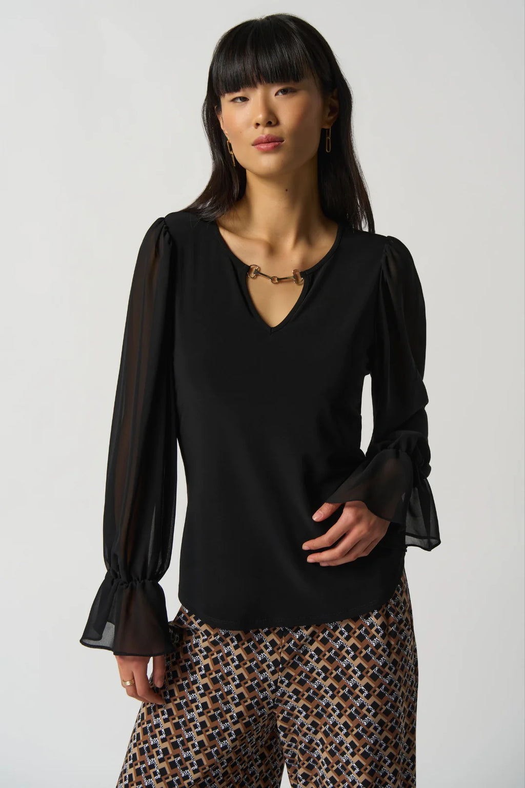 BLUSA NEGRA / FIUSCHA HERRAJE