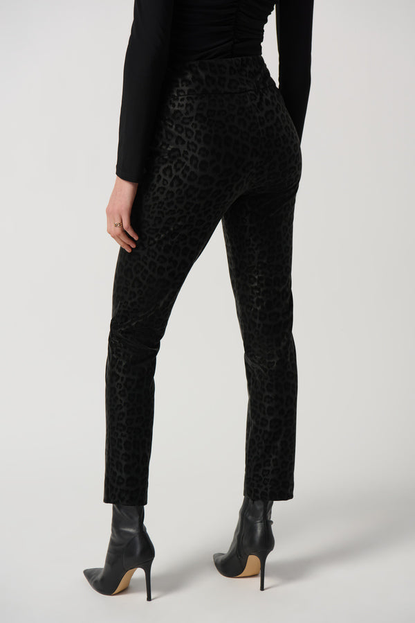 PANTALÓN NEGRO ESTAMPADO