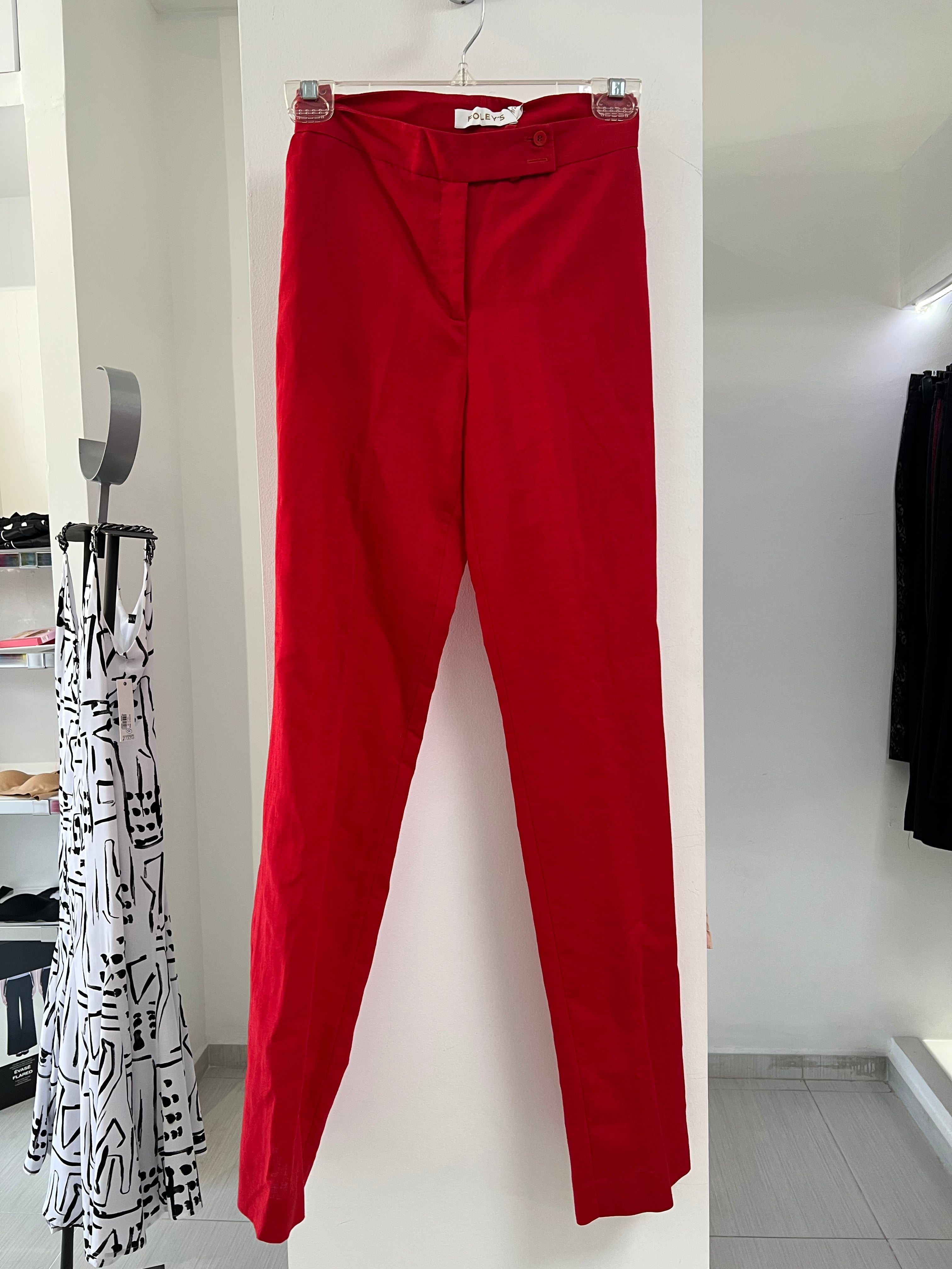 PANTALÓN ROJO