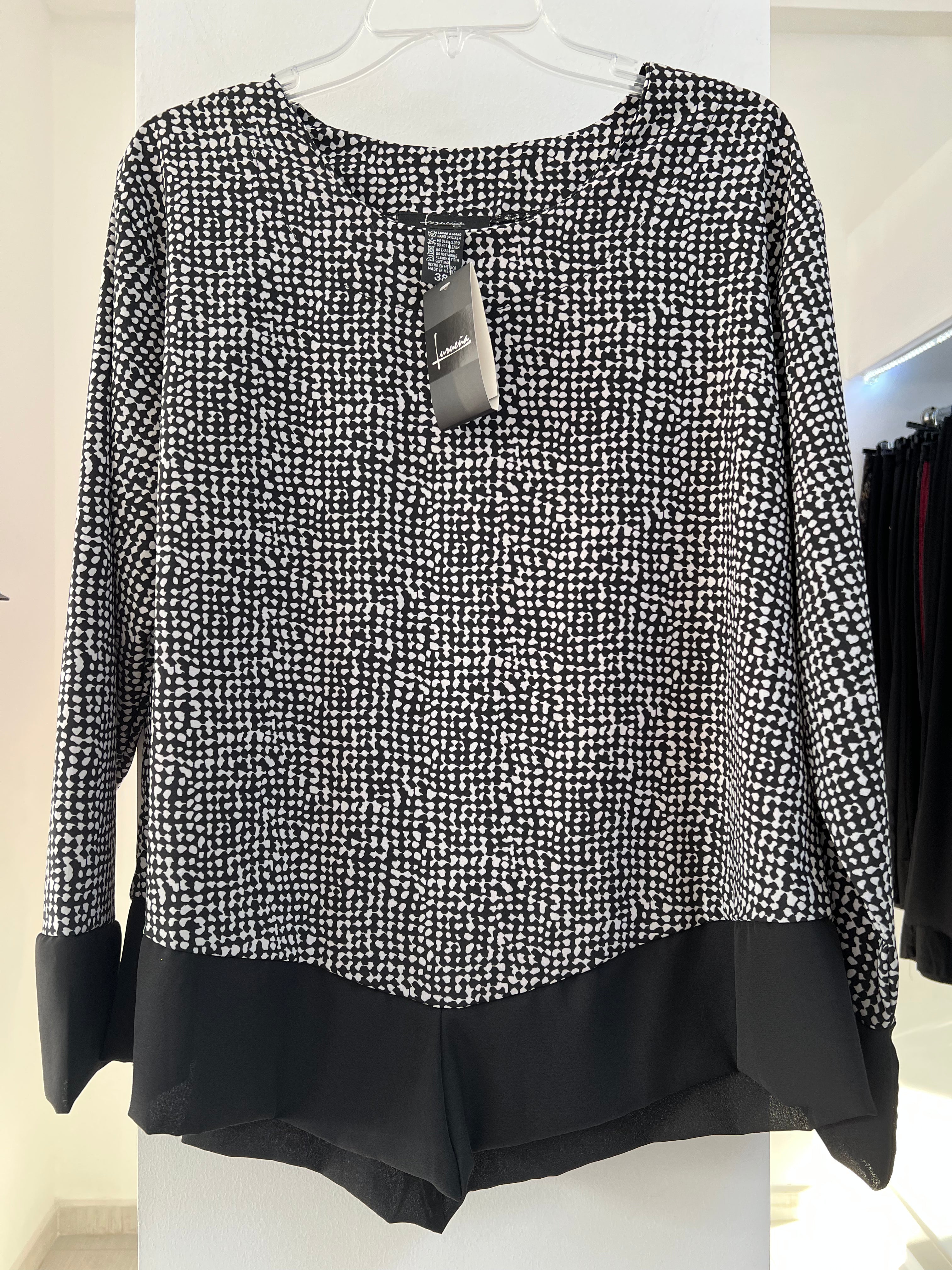 BLUSA NEGRA ESTAMPADA