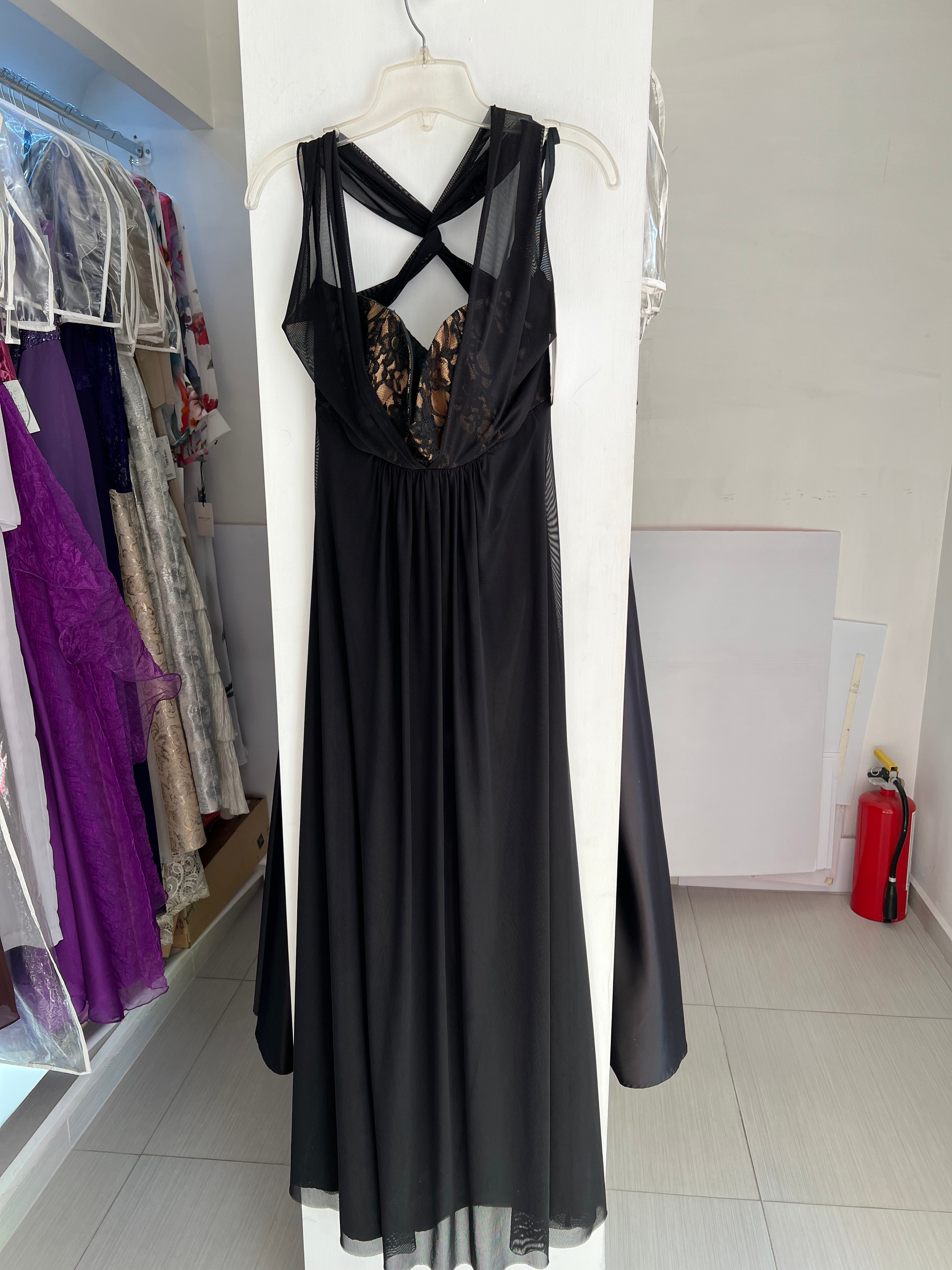 VESTIDO LARGO NEGRO ENCAJE
