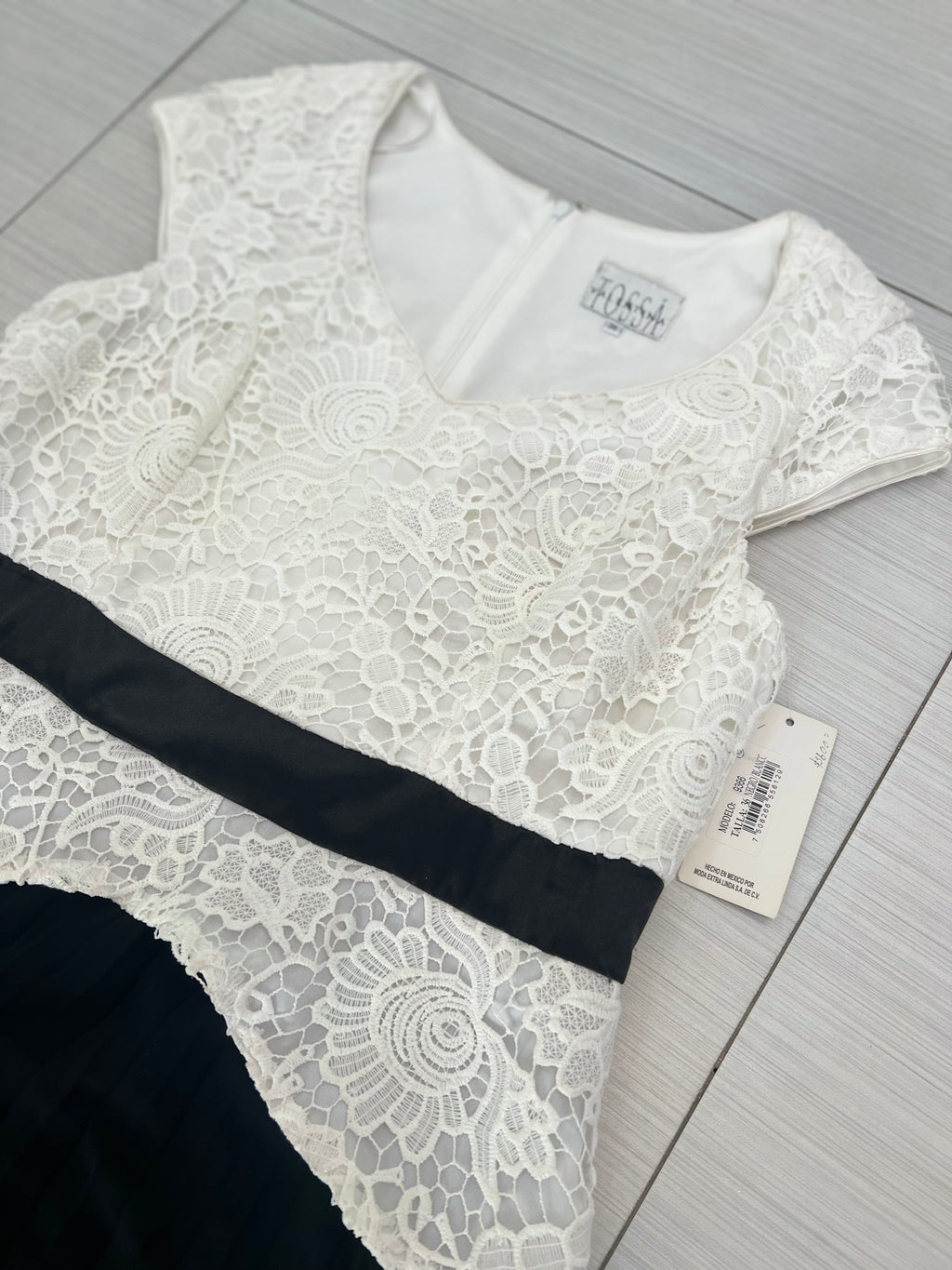 VESTIDO LARGO NEGRO CON BLANCO