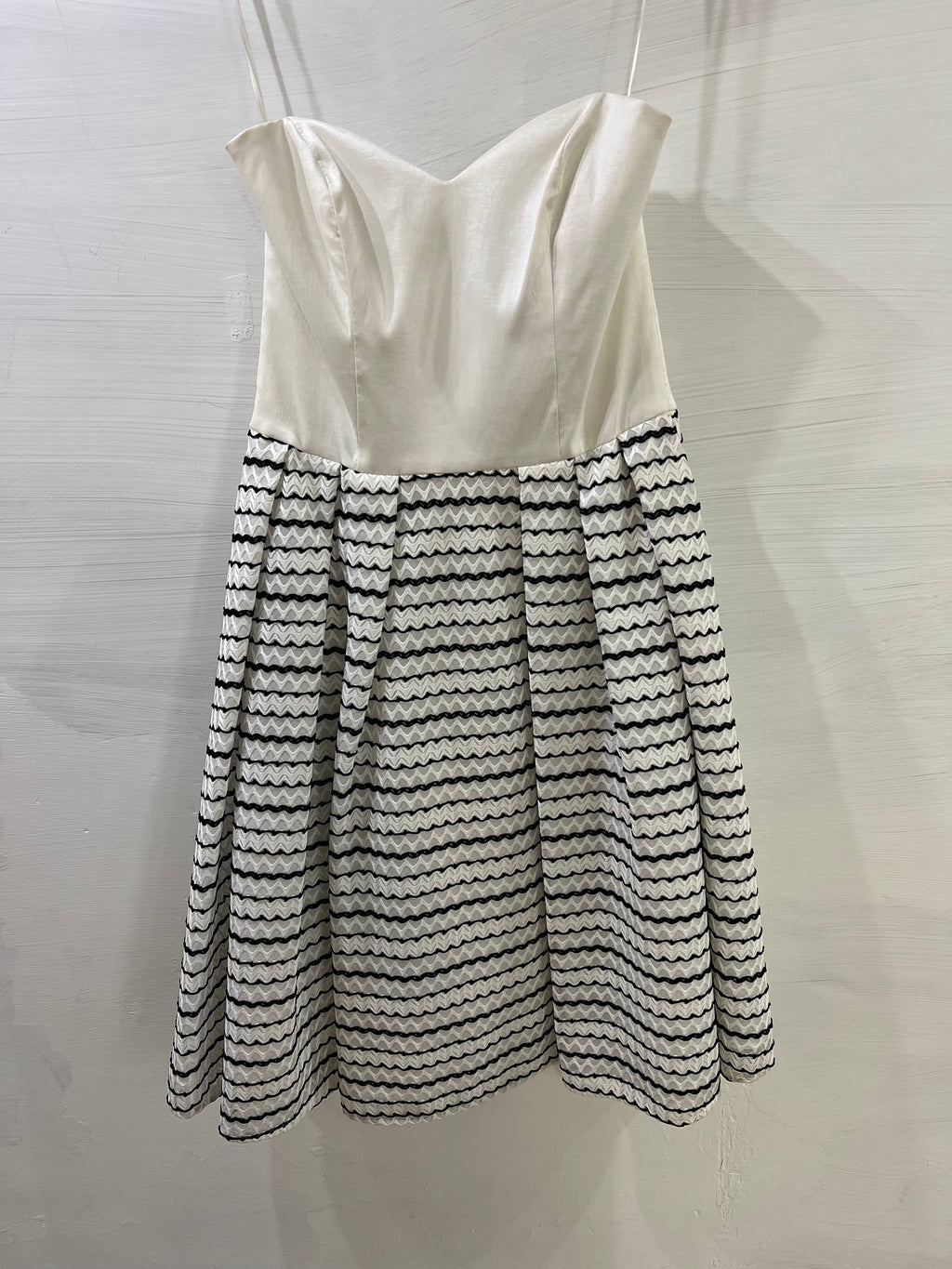 VESTIDO BLANCO Y NEGRO