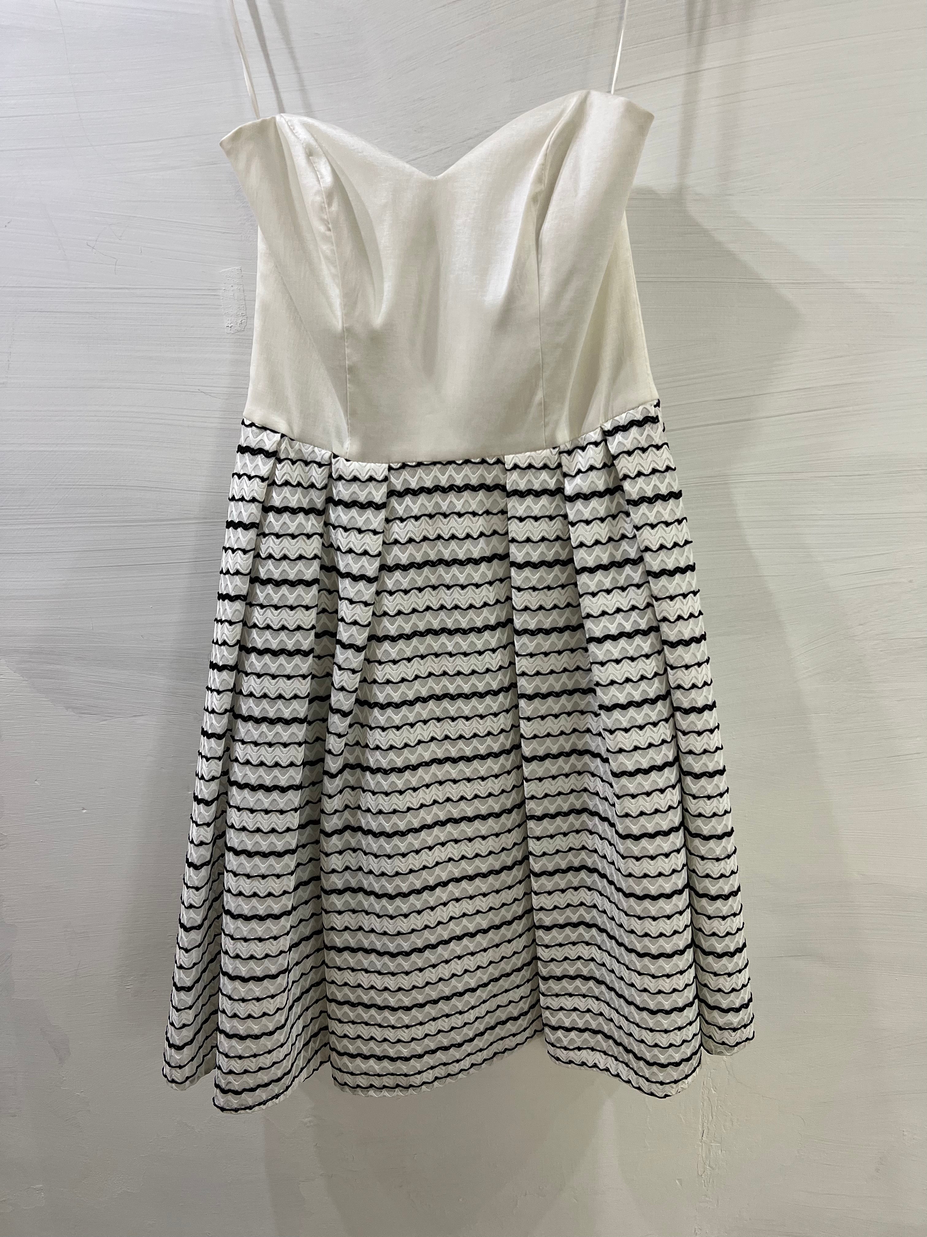 VESTIDO BLANCO Y NEGRO