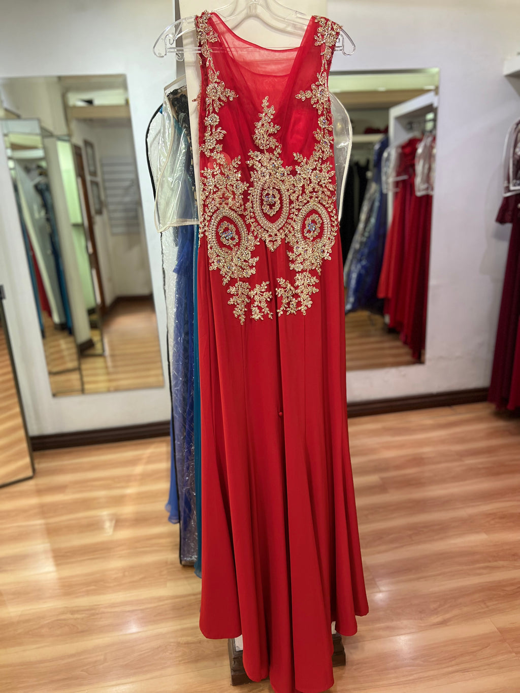 VESTIDO LARGO ROJO ENCAJE