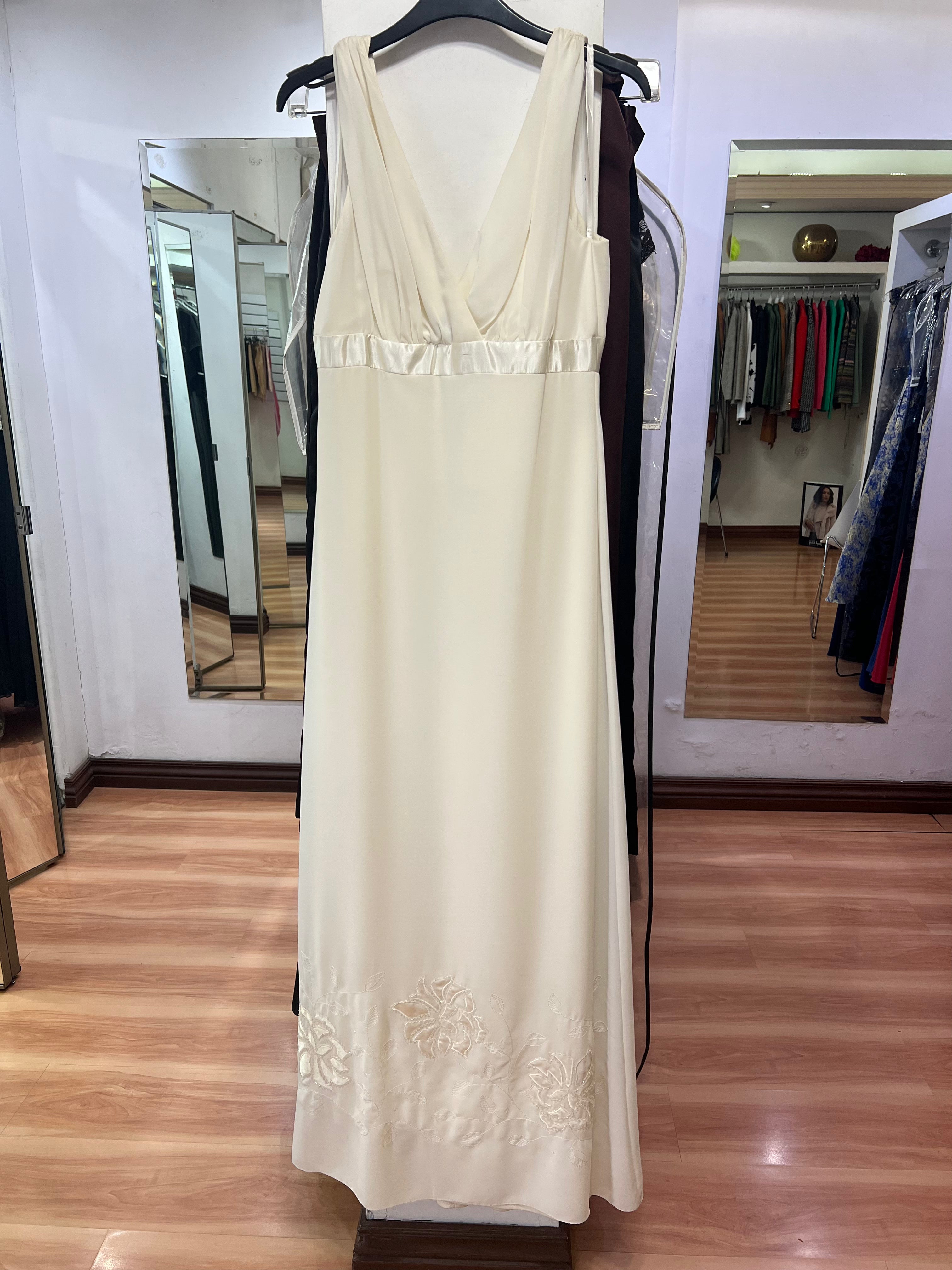 VESTIDO LARGO BLANCO BORDADO