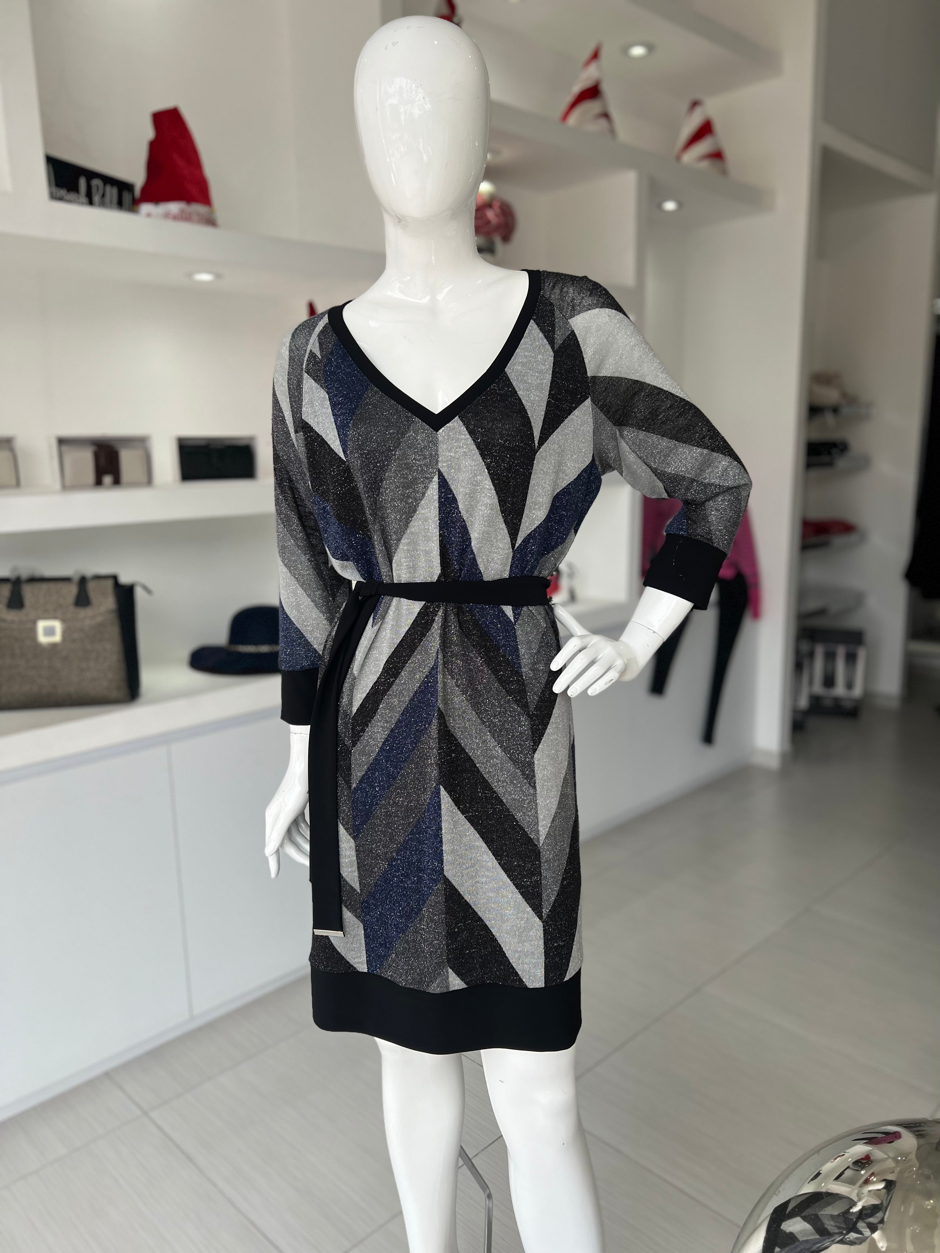 VESTIDO NEGRO ESTAMPADO