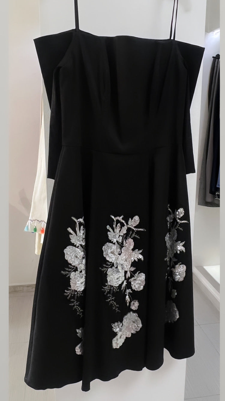 VESTIDO CORTO NEGRO