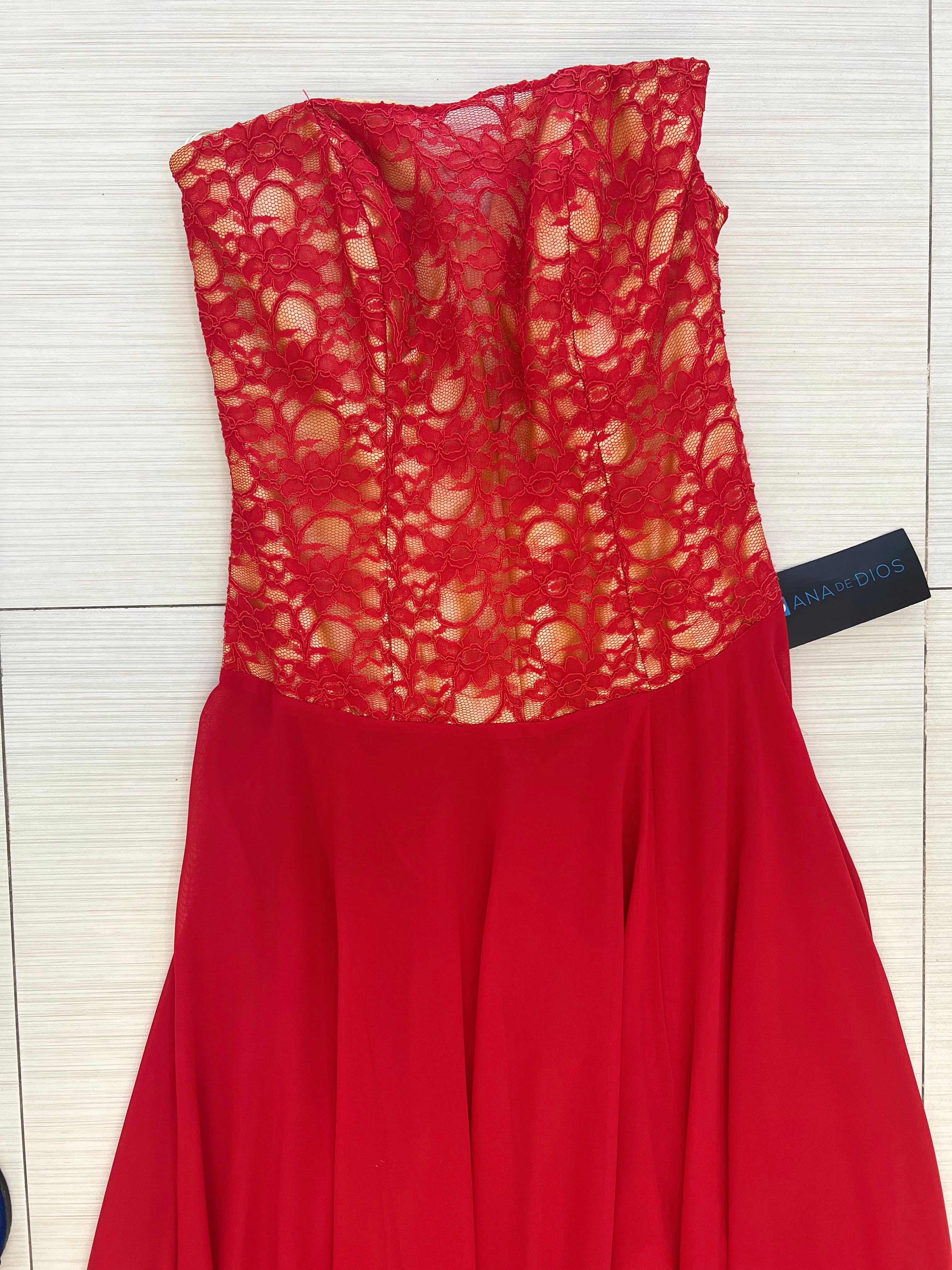 VESTIDO LARGO ROJO CON ENCAJE