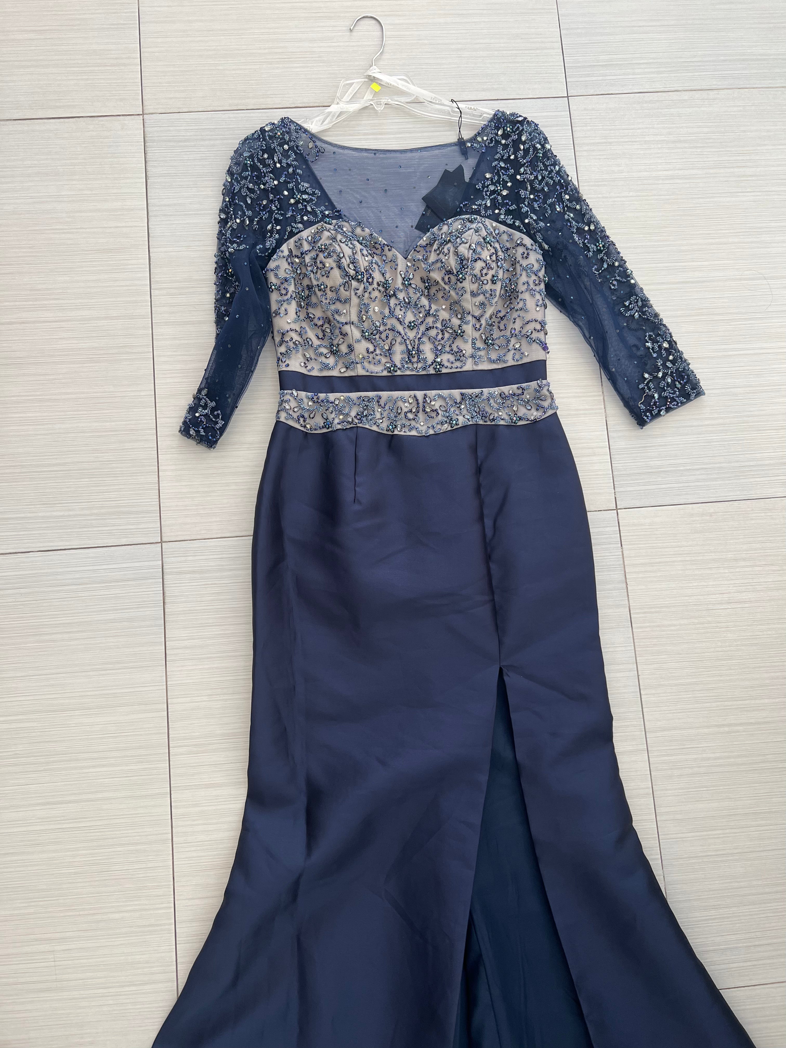 VESTIDO LARGO AZUL MARINO BORDADO