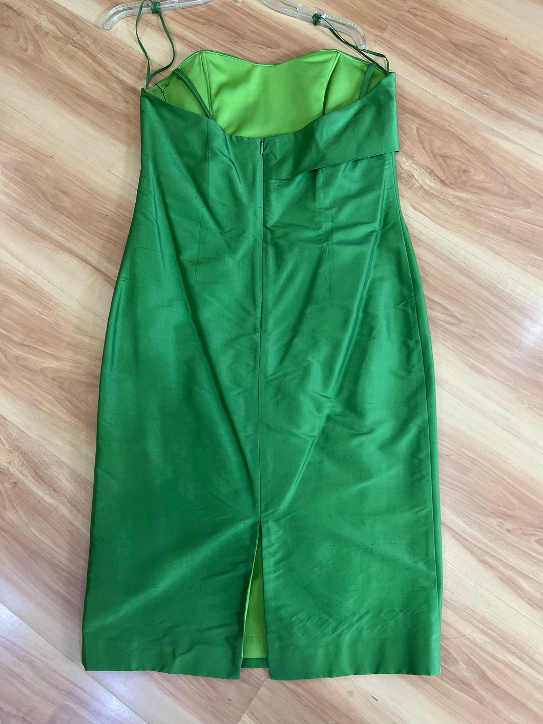 VESTIDO VERDE STRAPLESS