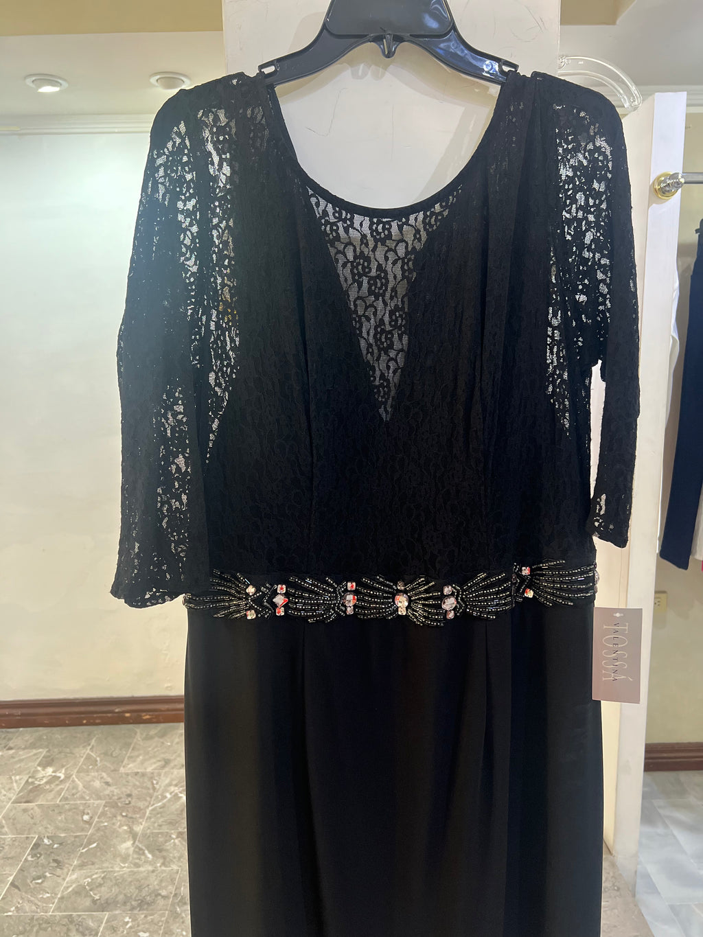 VESTIDO NEGRO ENCAJE