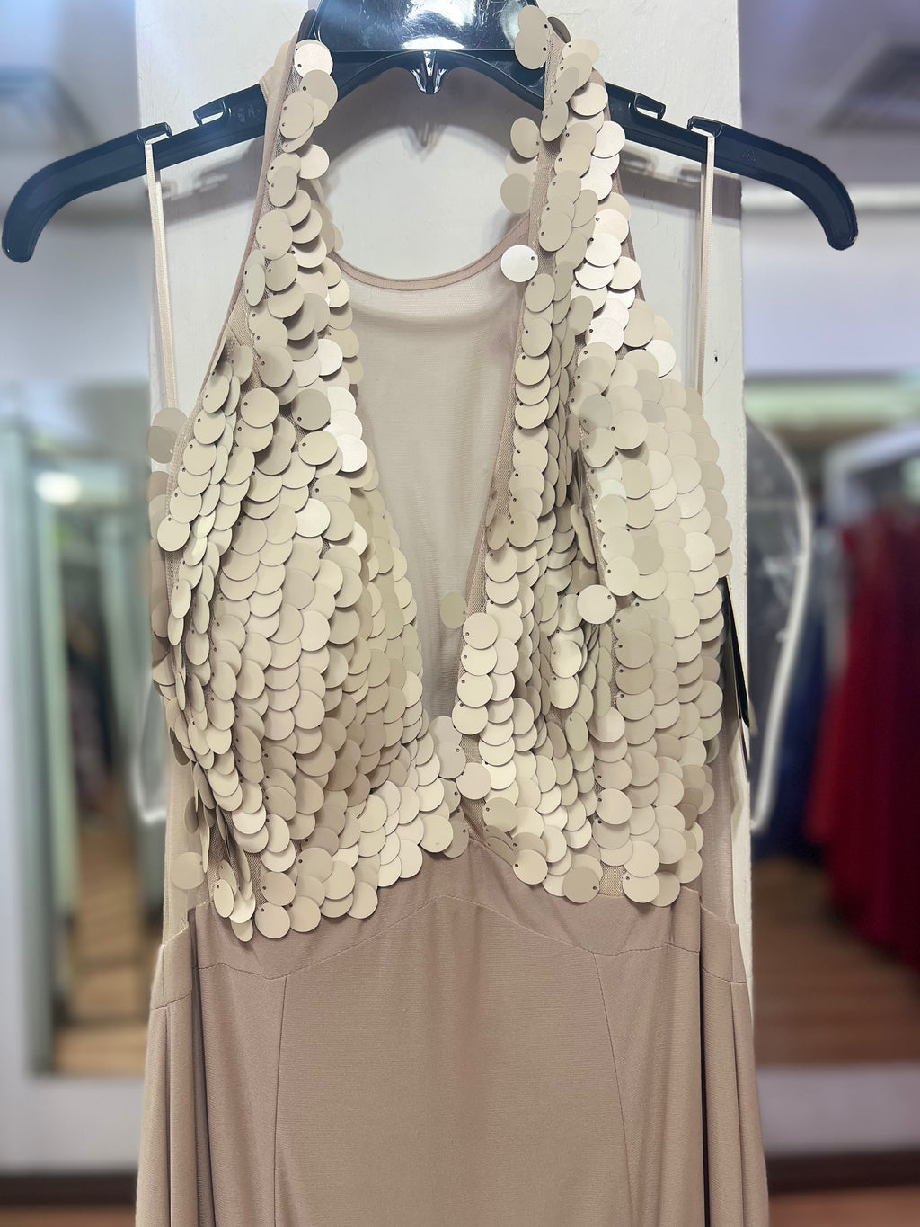 VESTIDO LARGO BEIGE LENTEJUELAS