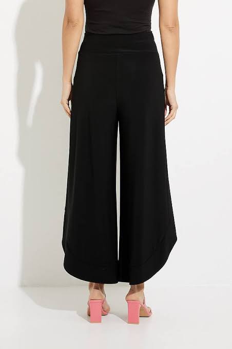 PANTALÓN CAPRI NEGRO