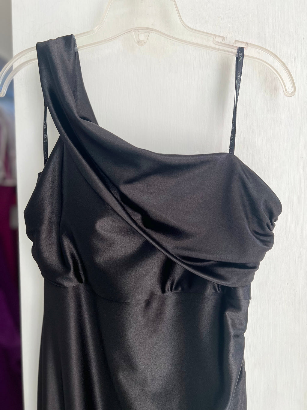 VESTIDO LARGO NEGRO UN HOMBRO