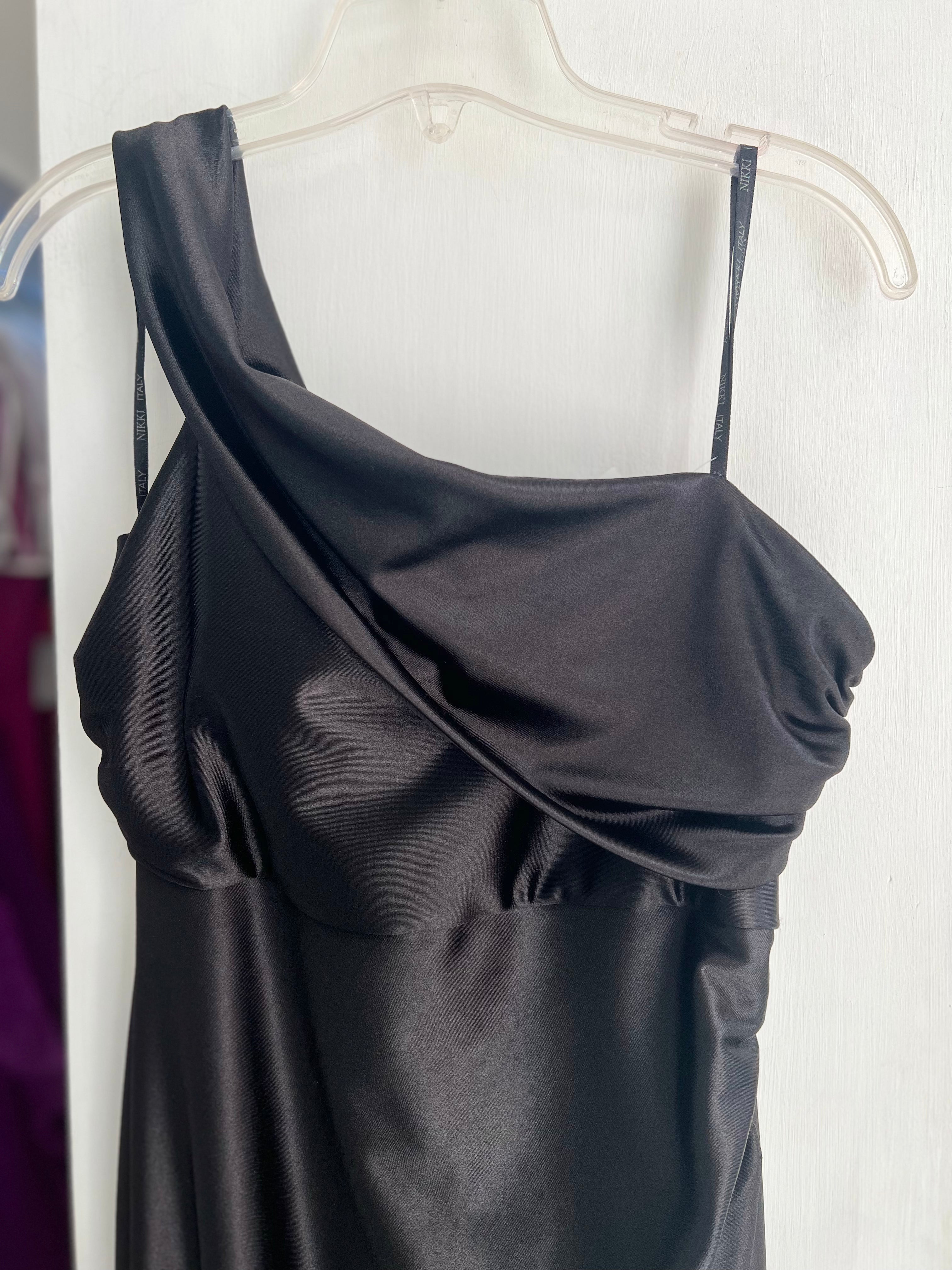 VESTIDO LARGO NEGRO UN HOMBRO