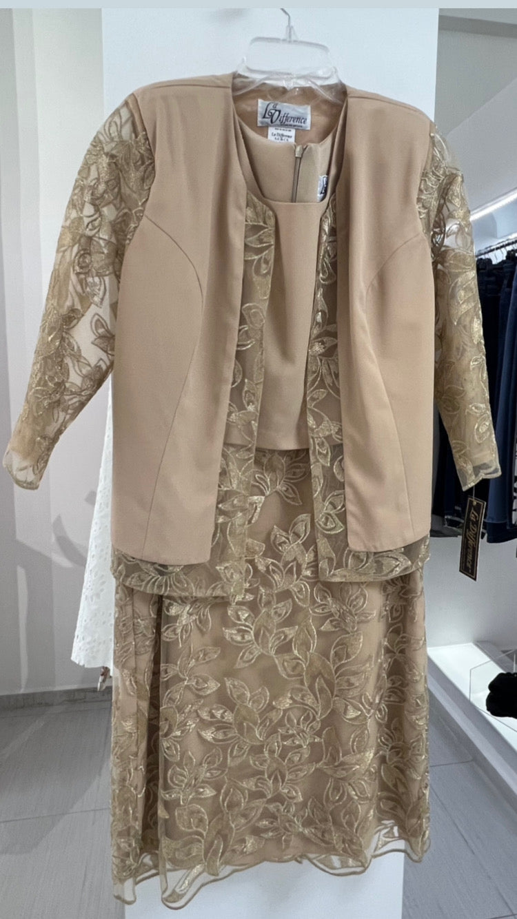 VESTIDO CORTO BEIGE CON SACO