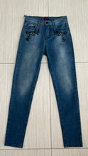 Cargar imagen en el visor de la galería, PANTALÓN JEANS  AZUL
