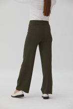 Cargar imagen en el visor de la galería, PANTALÓN VERDE/NEGRO
