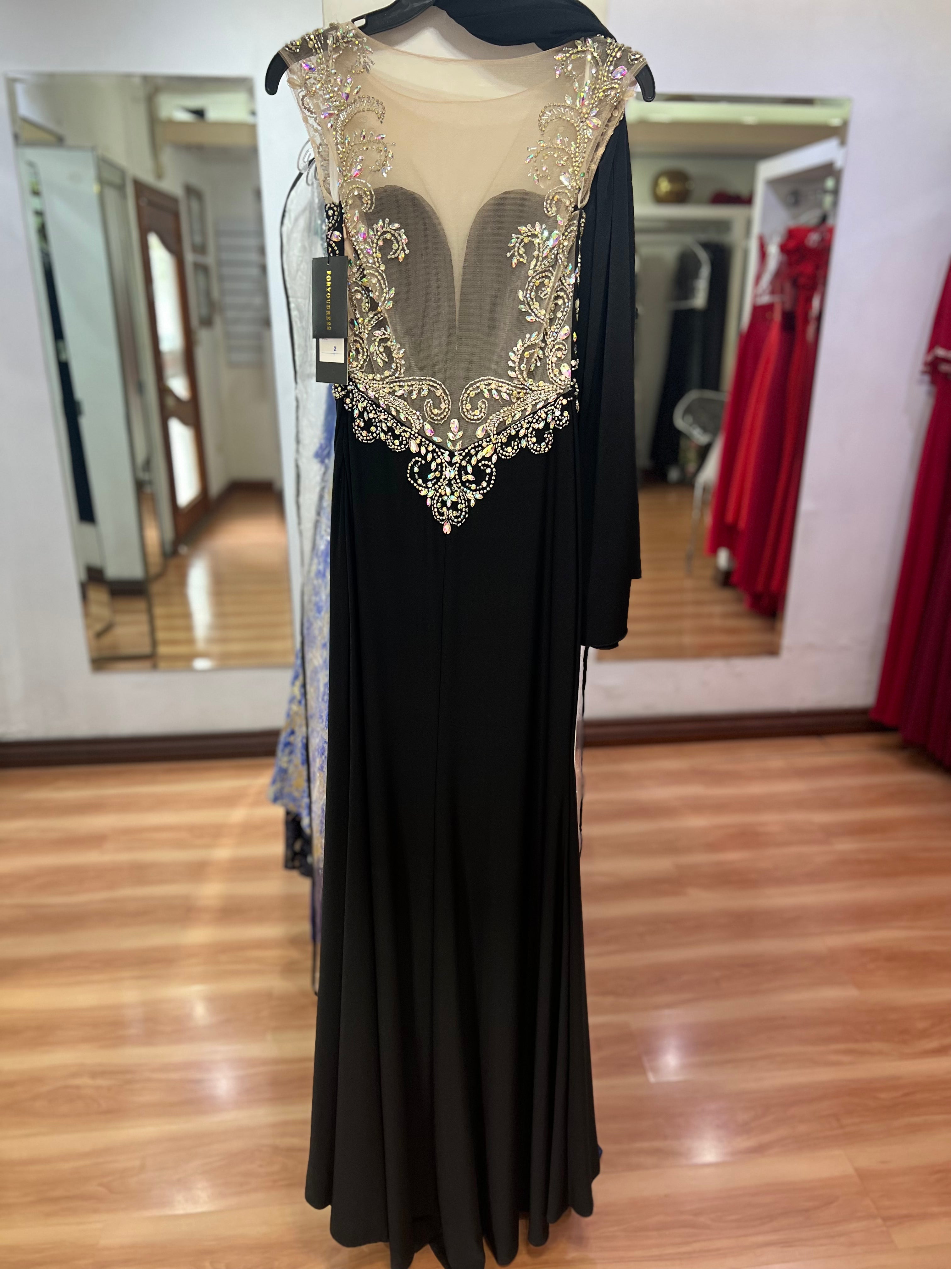 VESTIDO LARGO NEGRO BORDADO