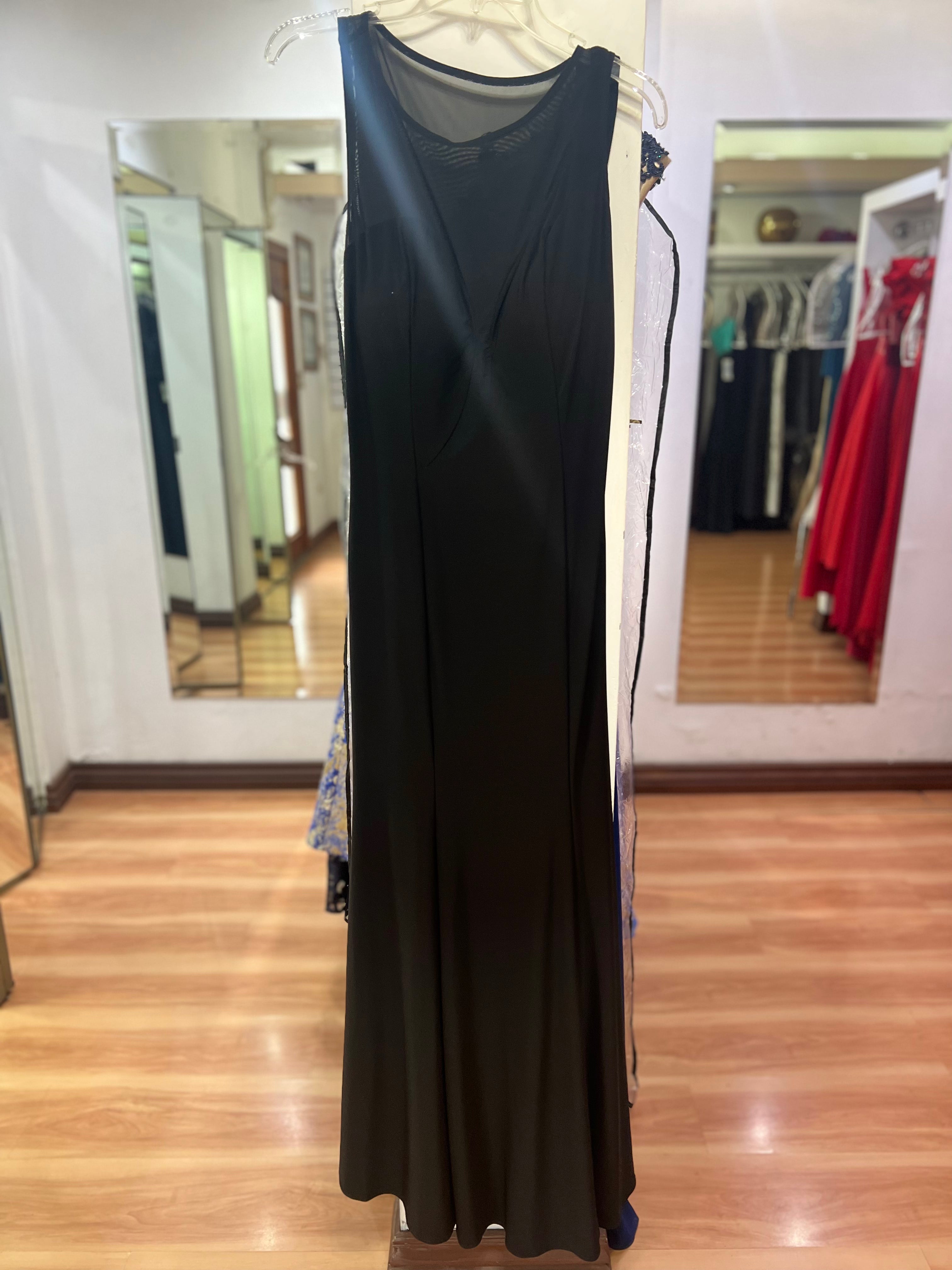 VESTIDO LARGO NEGRO BORDADO