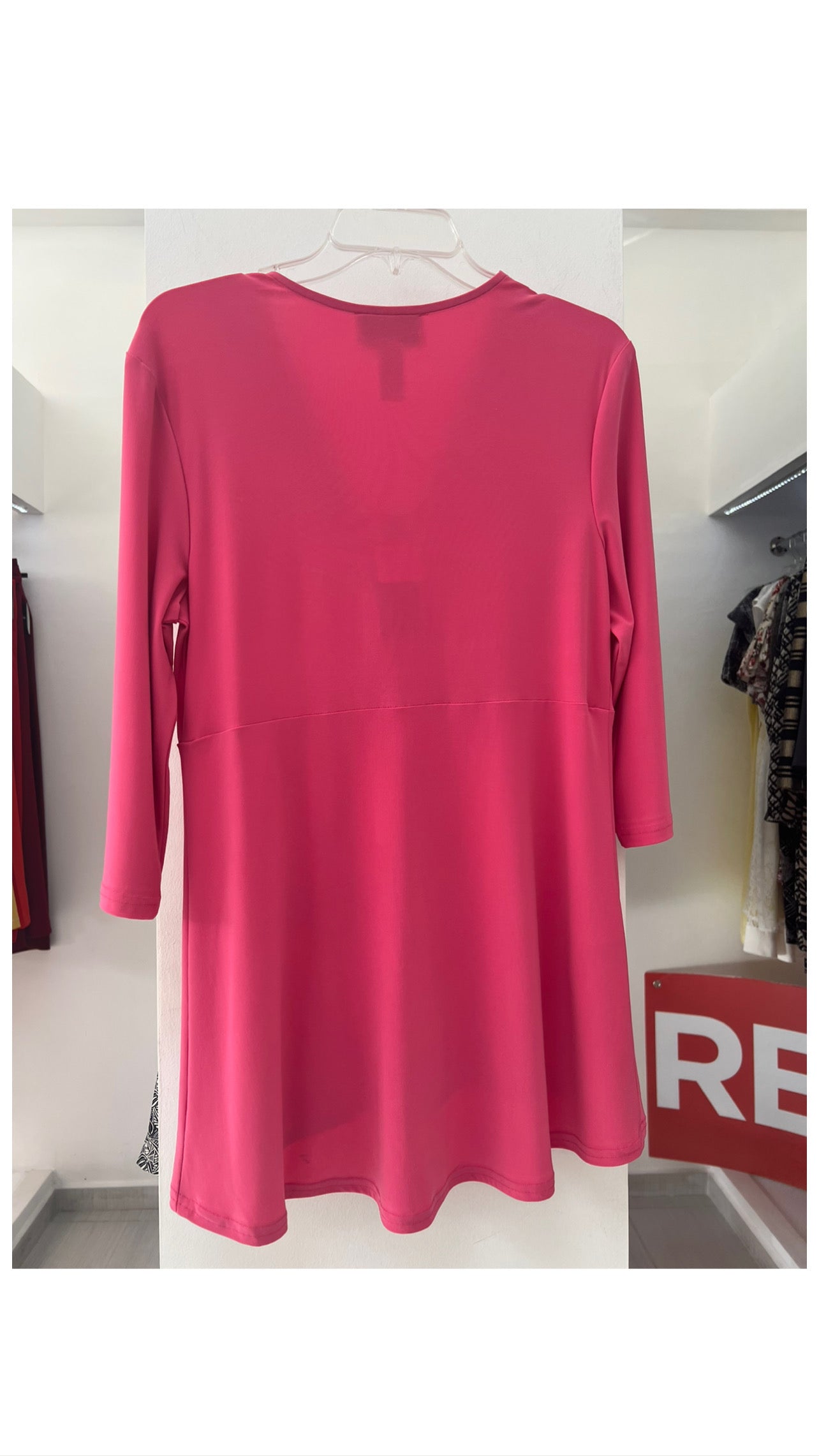 BLUSA ROSA OJILLOS