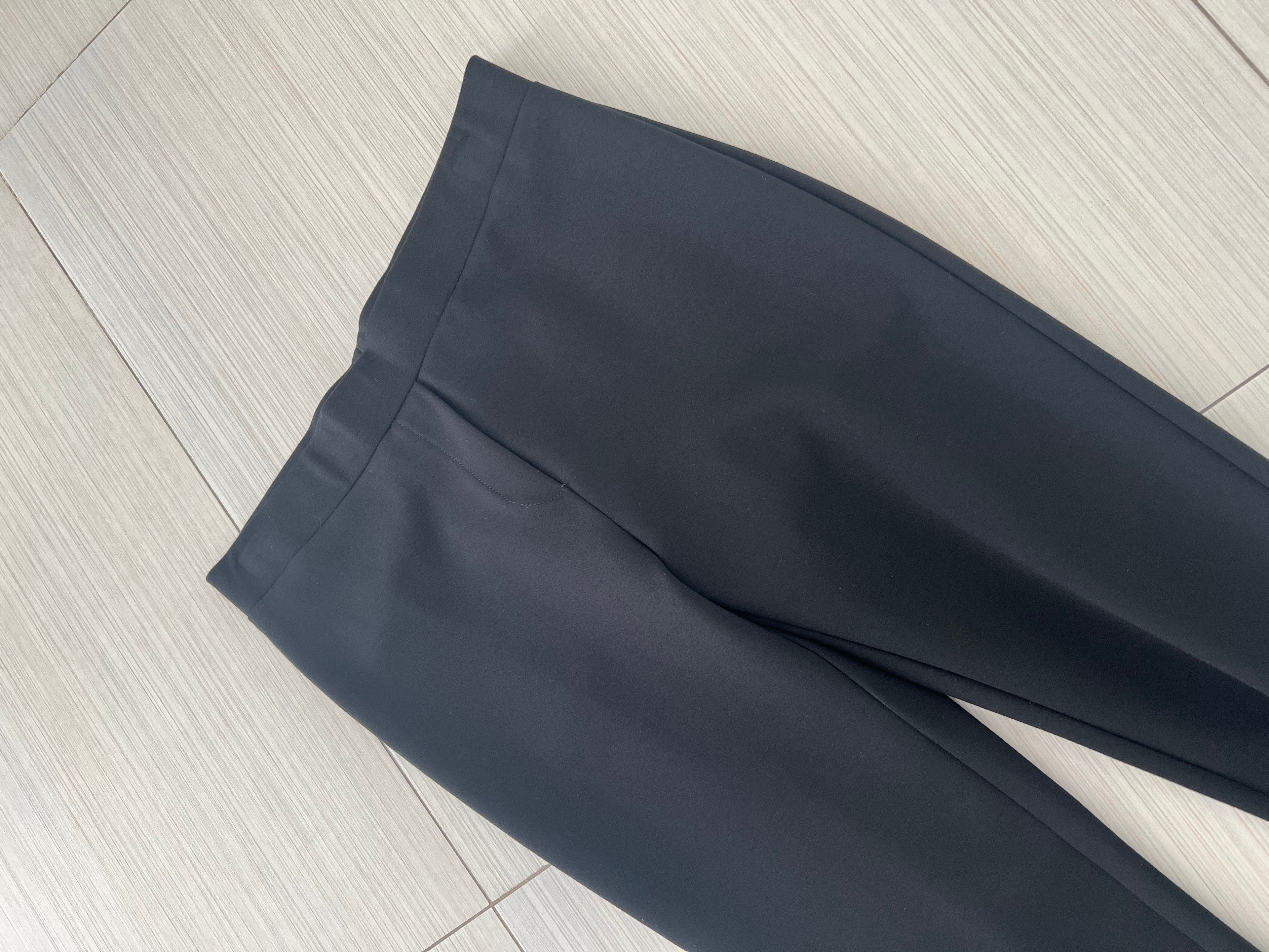 PANTALÓN NEGRO
