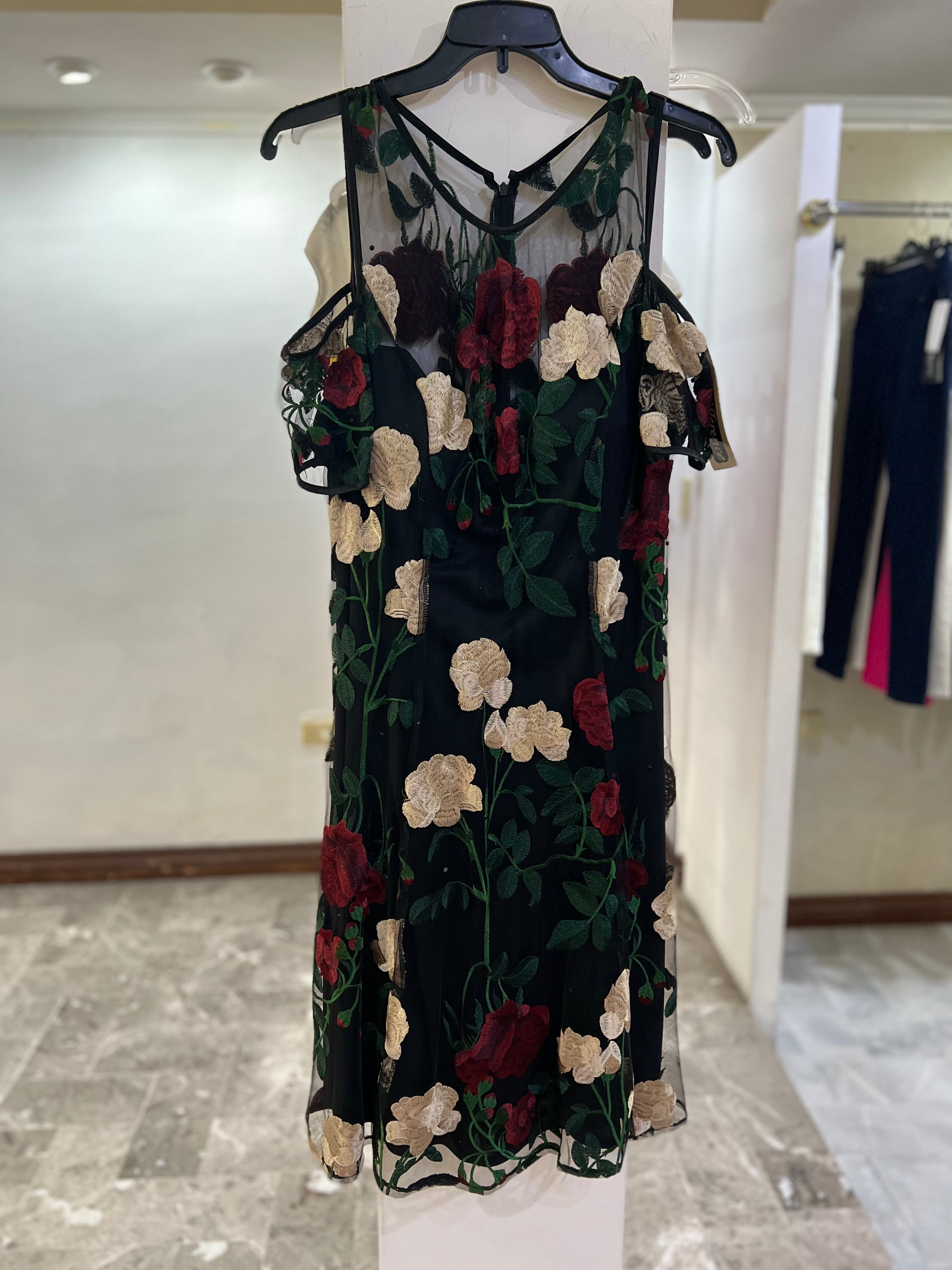 VESTIDO NEGRO CON FLORES