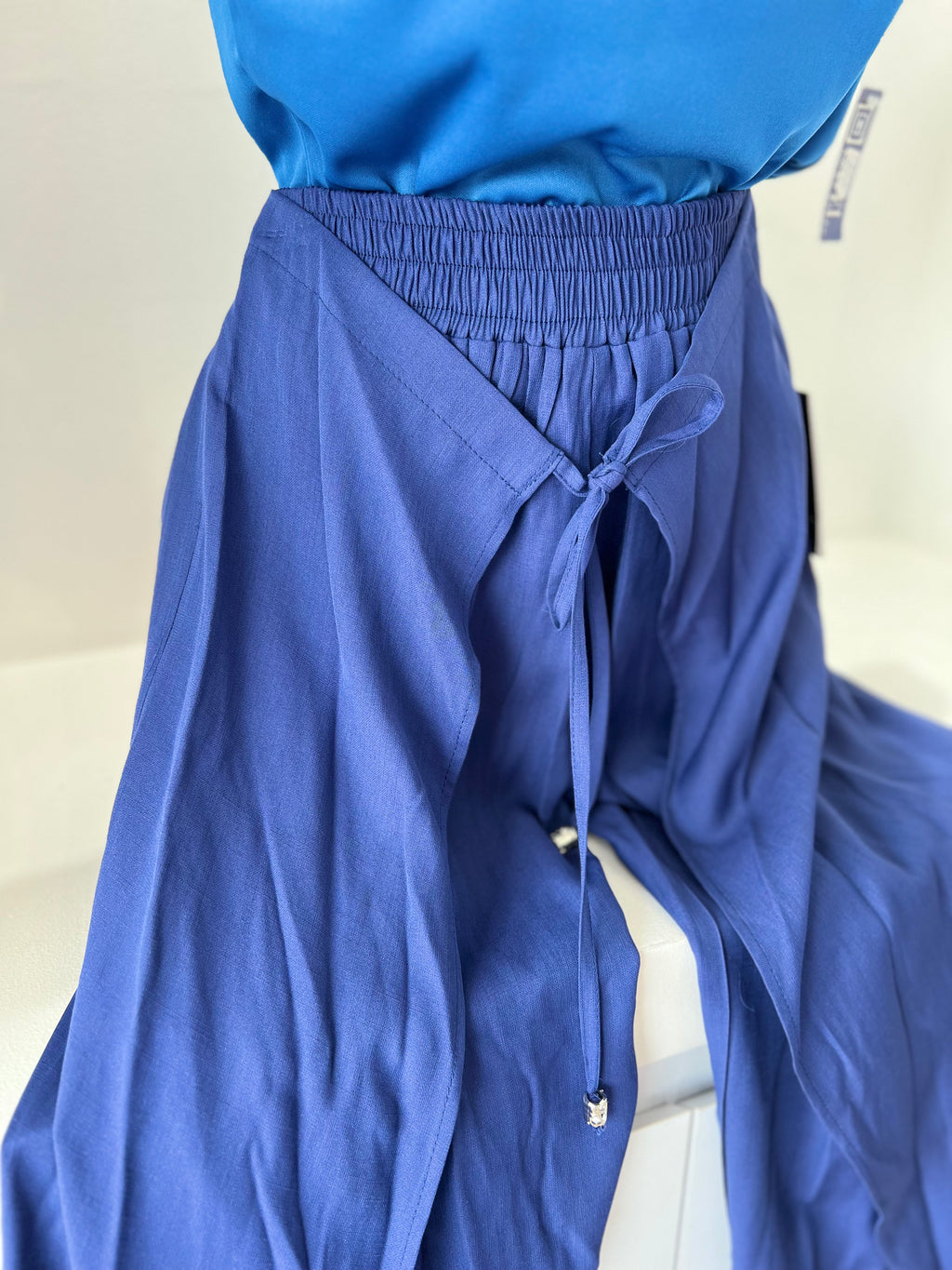 PANTALÓN AZUL MARINO/MELÓN