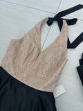 VESTIDO LARGO NEGRO CON ROSA