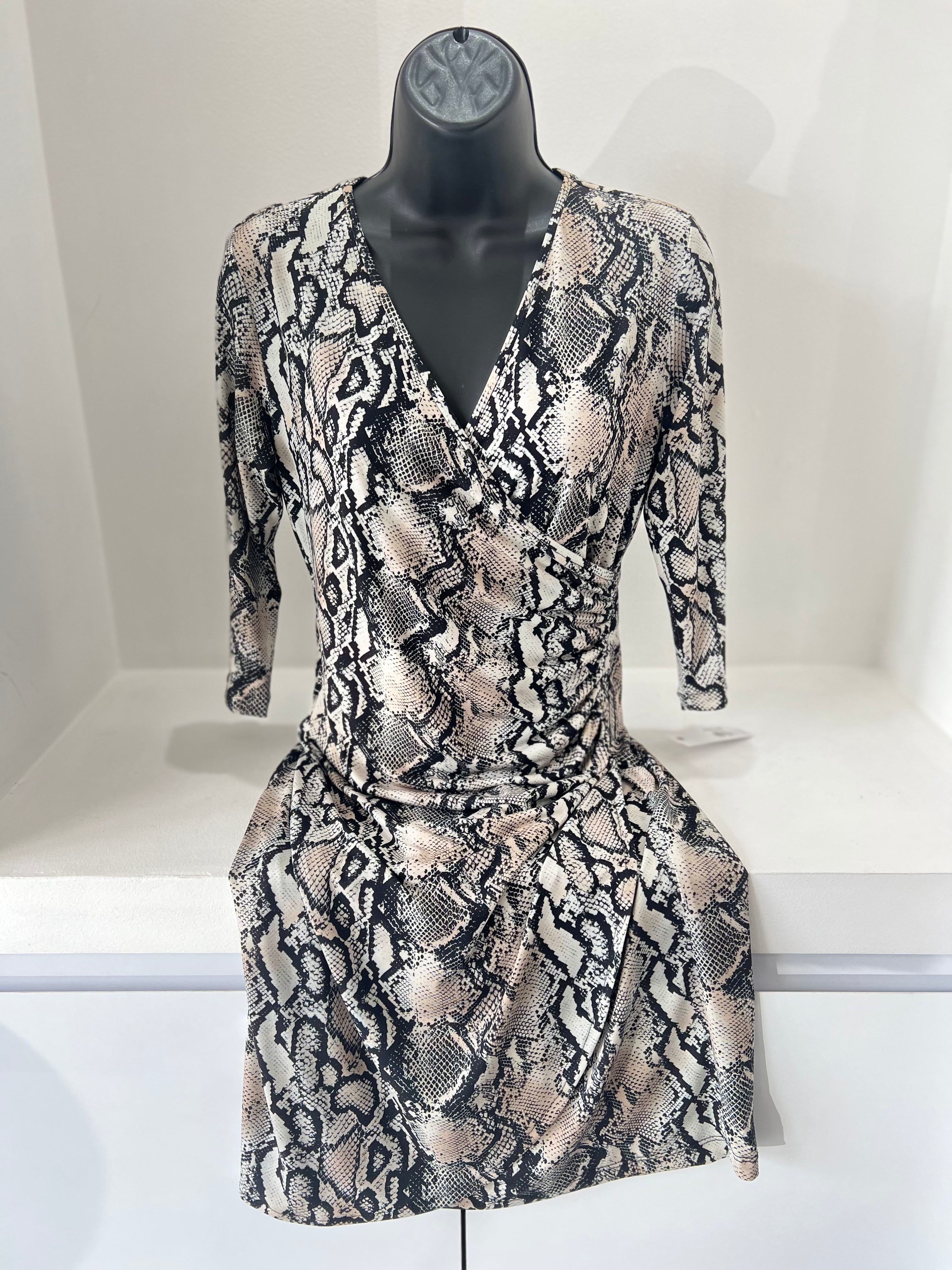 VESTIDO CORTO ESTAMPADO