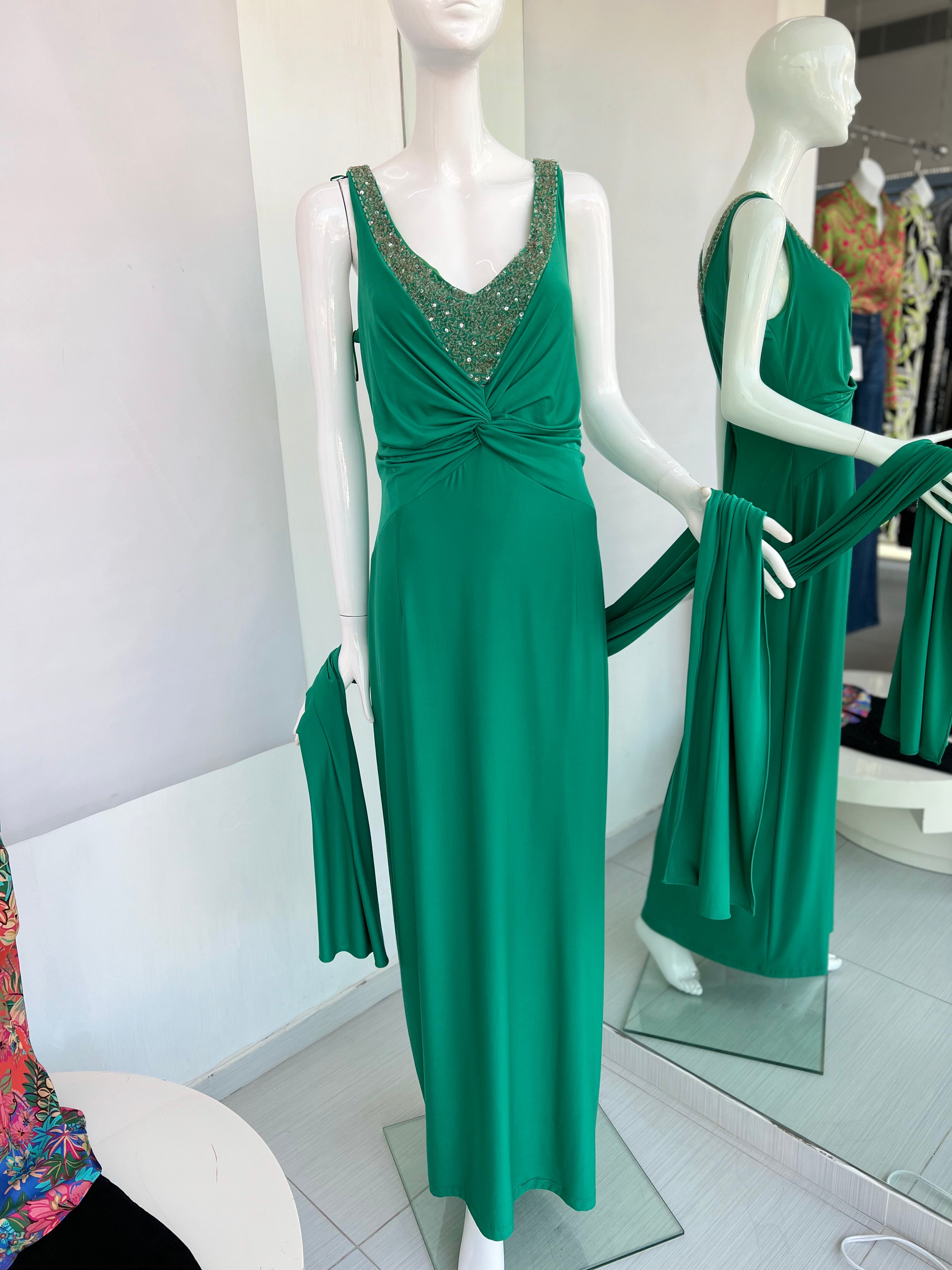 VESTIDO LARGO VERDE PEDRERÍA