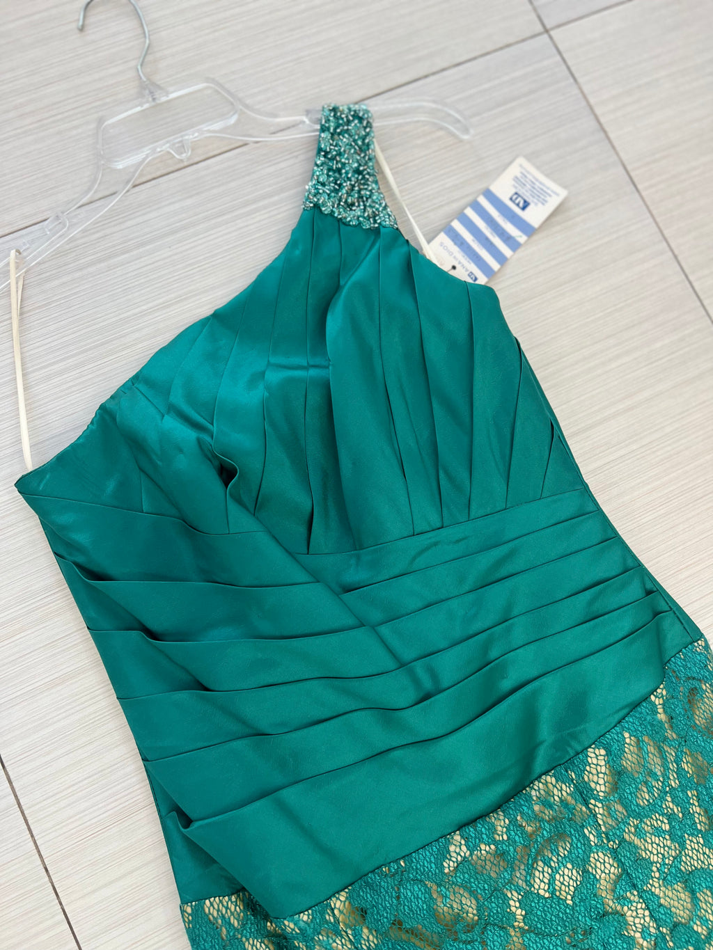VESTIDO LARGO VERDE ENCAJE