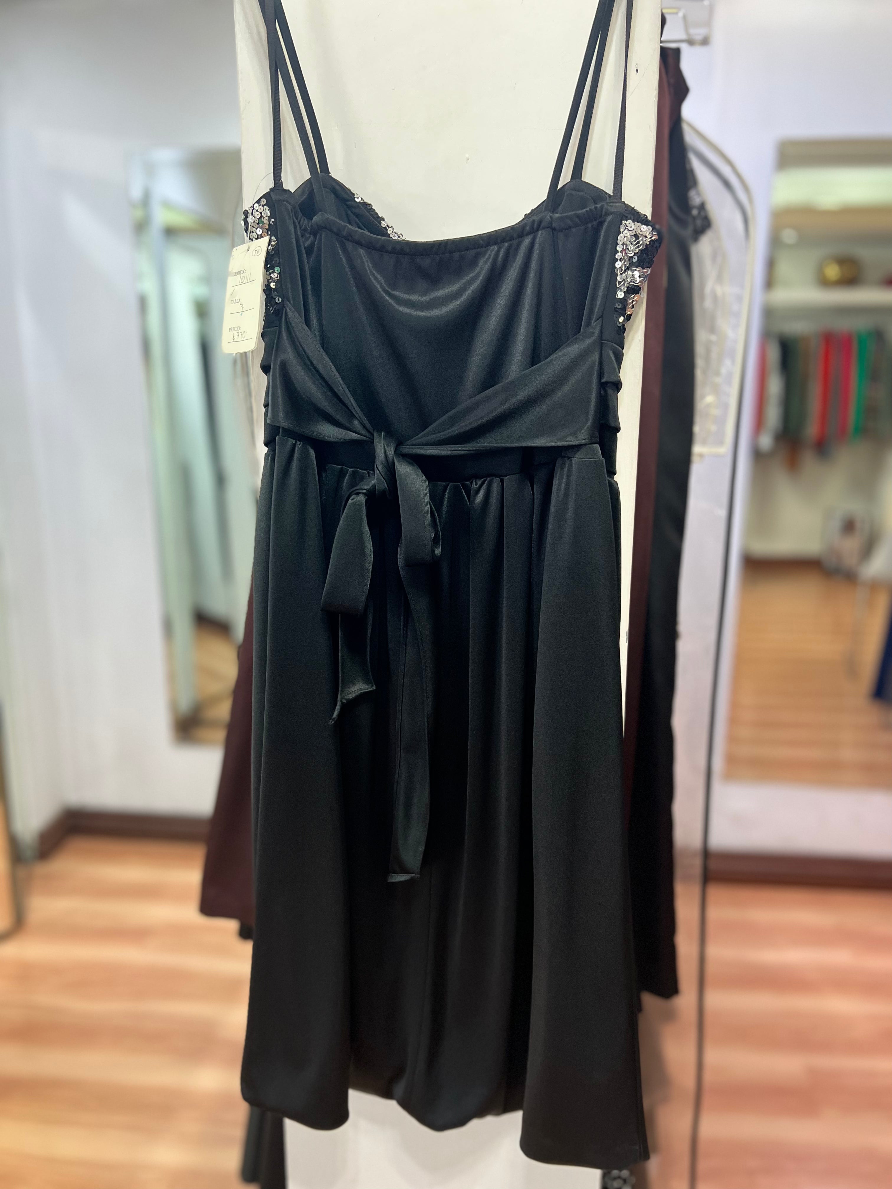 VESTIDO NEGRO BORDADO