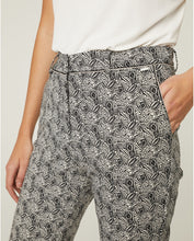 Cargar imagen en el visor de la galería, PANTALÓN ESTAMPADO
