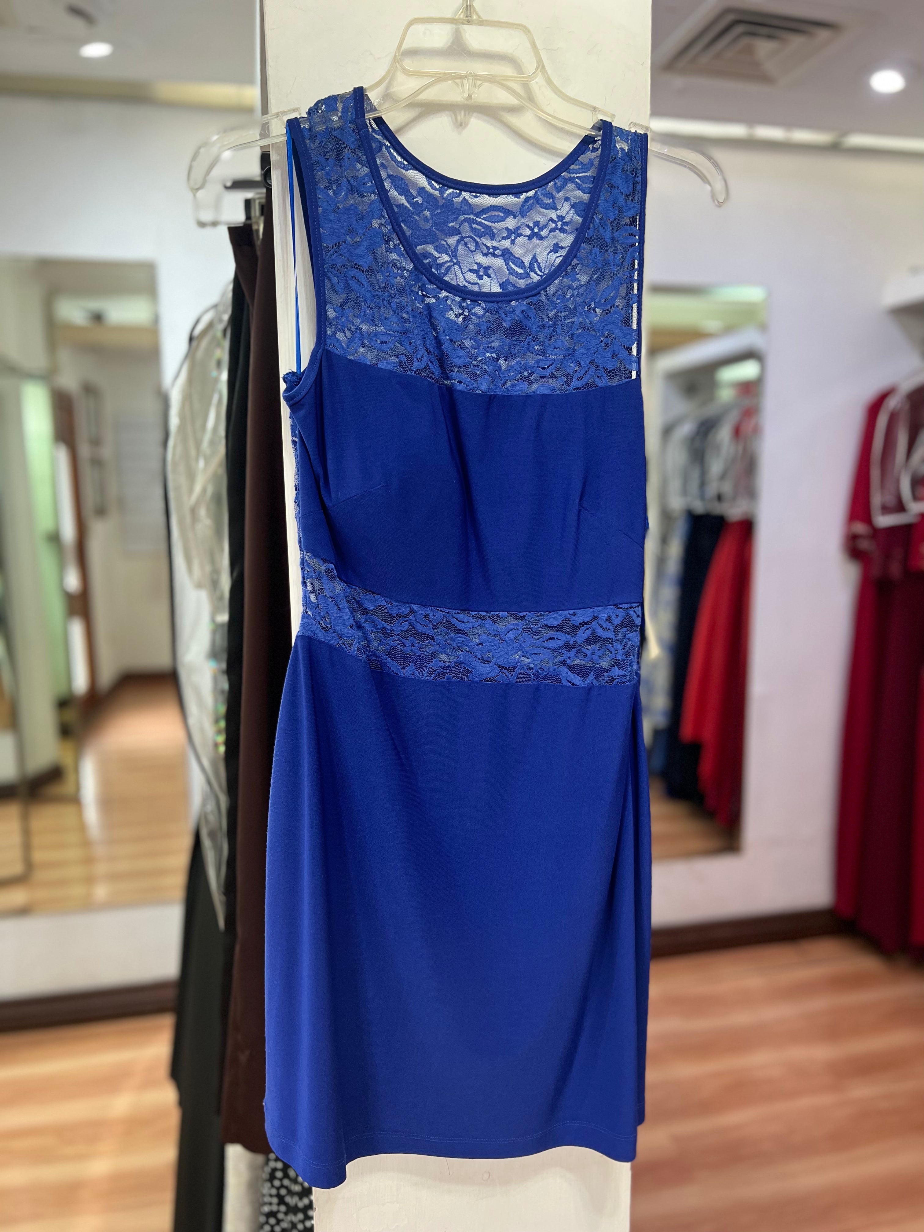 VESTIDO AZUL ENCAJE