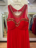VESTIDO LARGO ROJO PEDRERIA DORADA