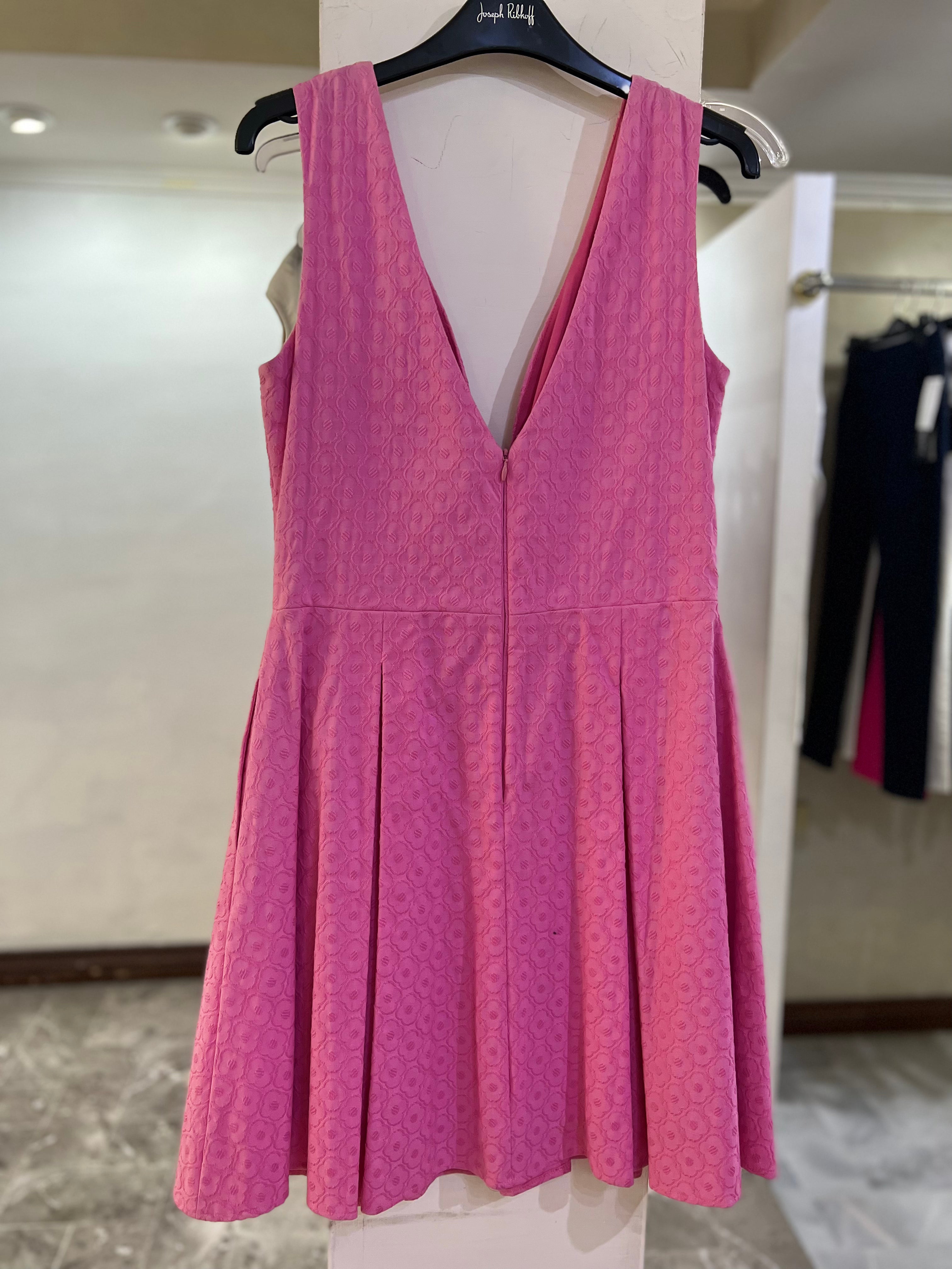 VESTIDO CORTO ROSA ESCOTE V